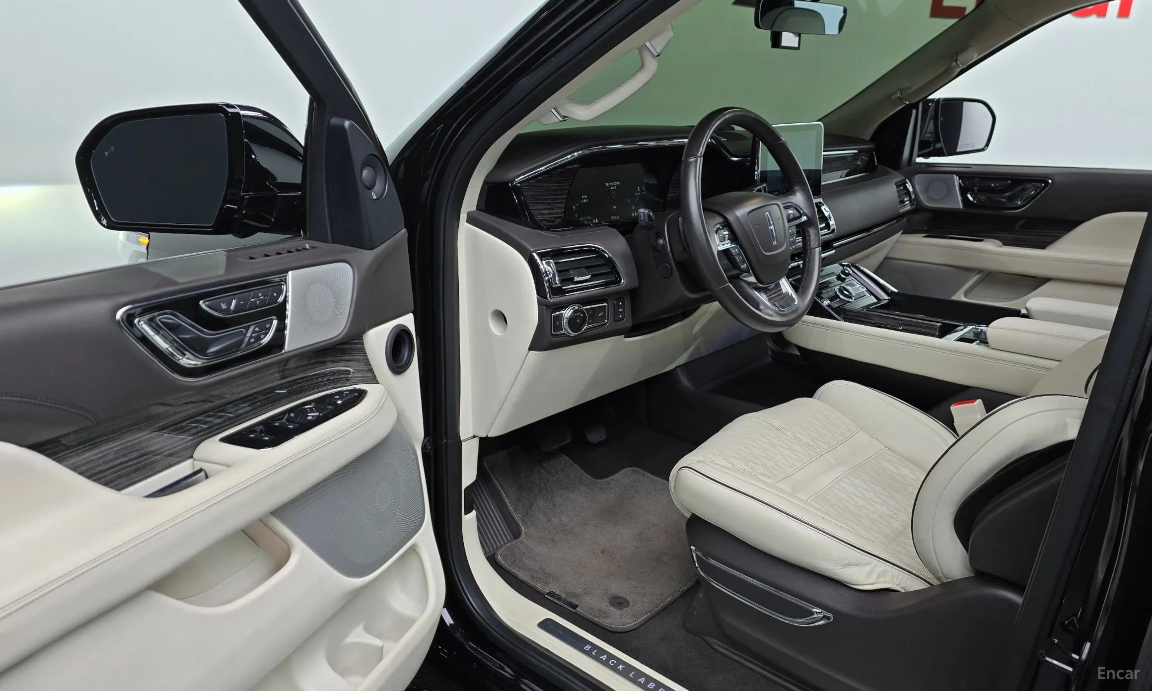 Lincoln Navigator 4th generation превью 11