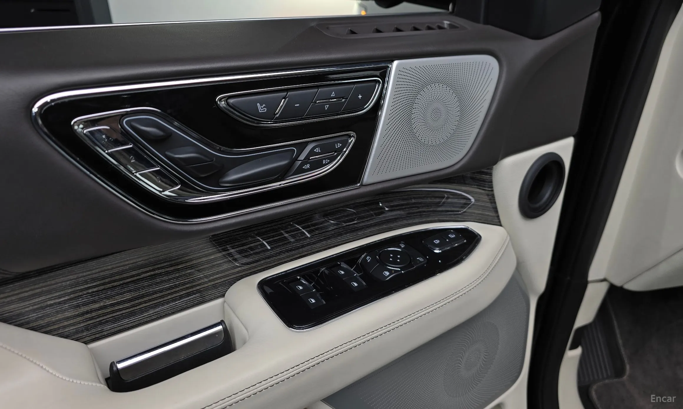 Lincoln Navigator 4th generation превью 17