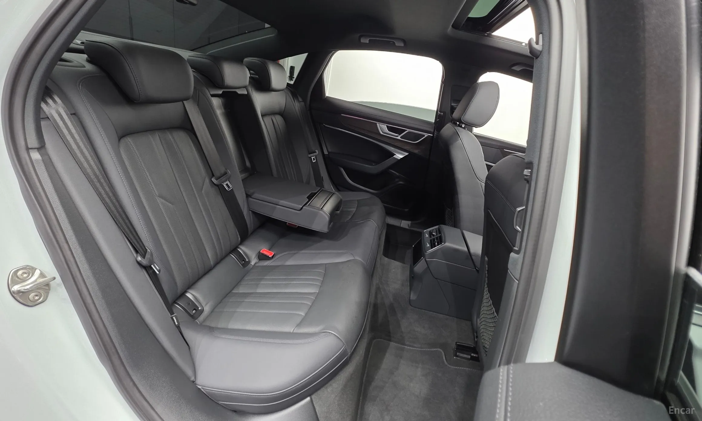 Audi A6 (C8) превью 17