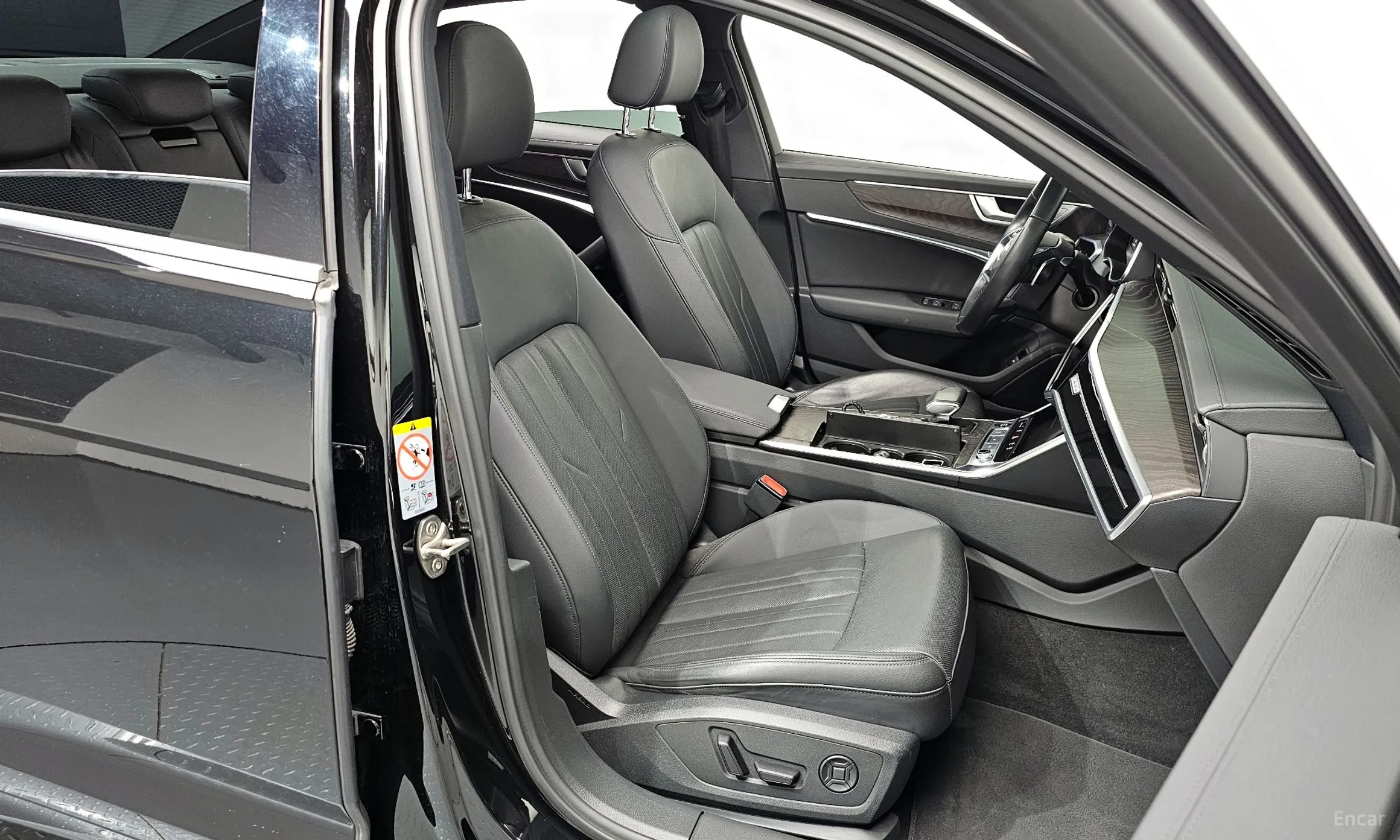 Audi A6 (C8) превью 10