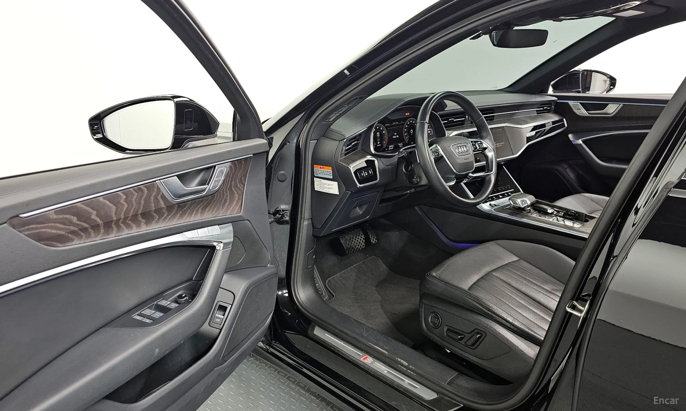 Audi A6 (C8) превью 11