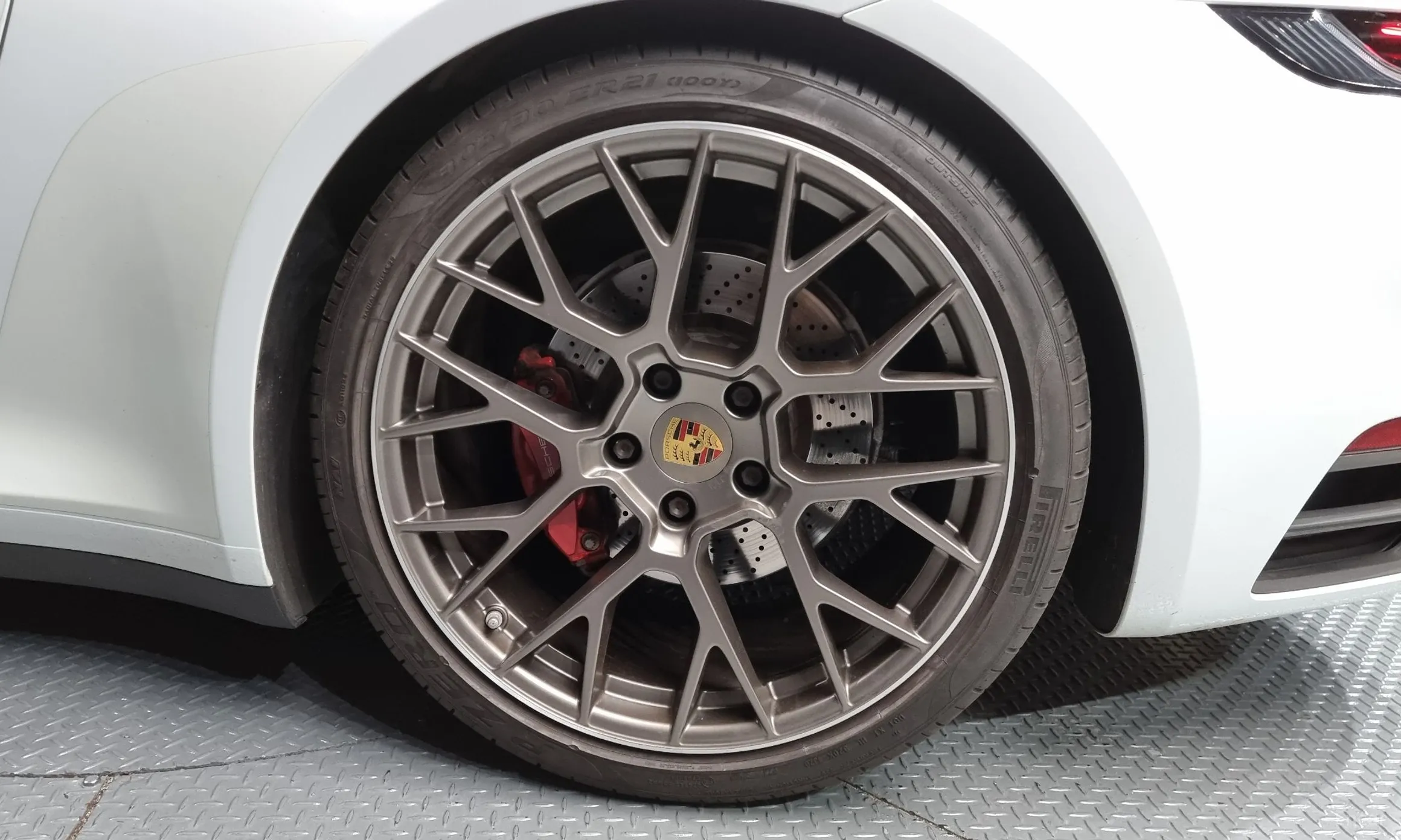 Porsche 911 (992) превью 5