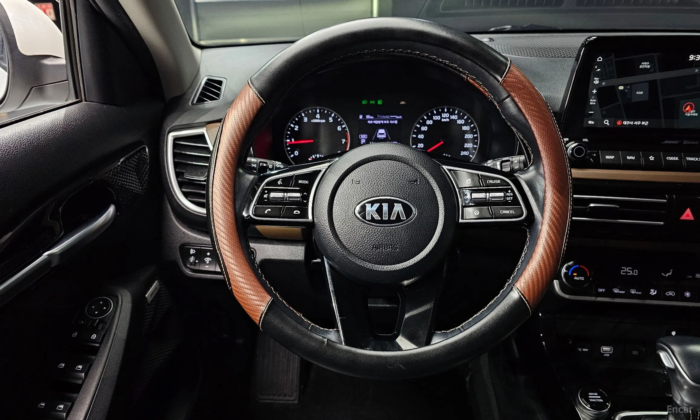 Kia Seltos превью 13