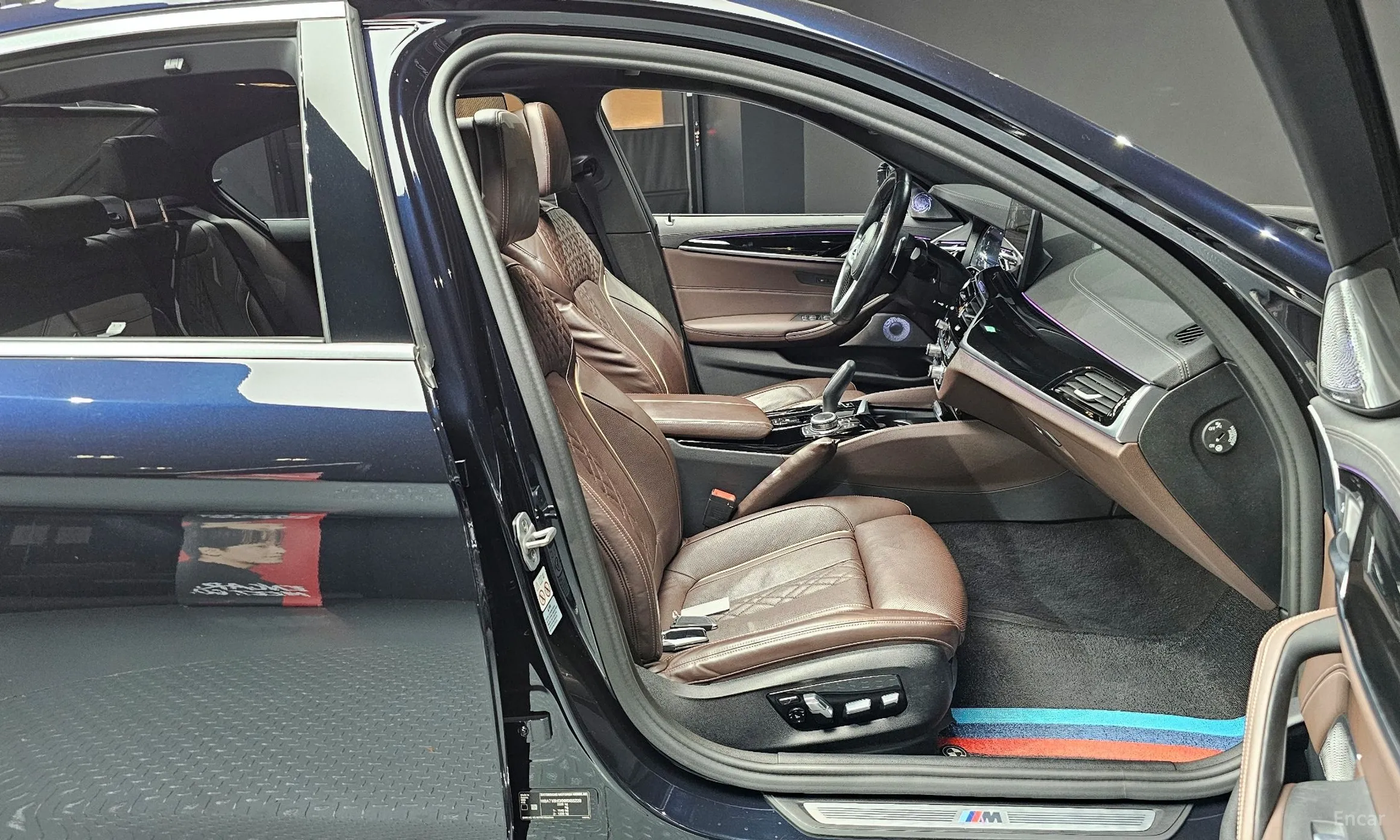 BMW 5 Series (G30) превью 10