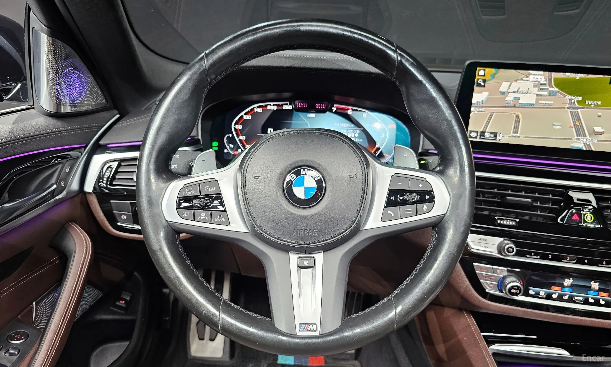 BMW 5 Series (G30) превью 13