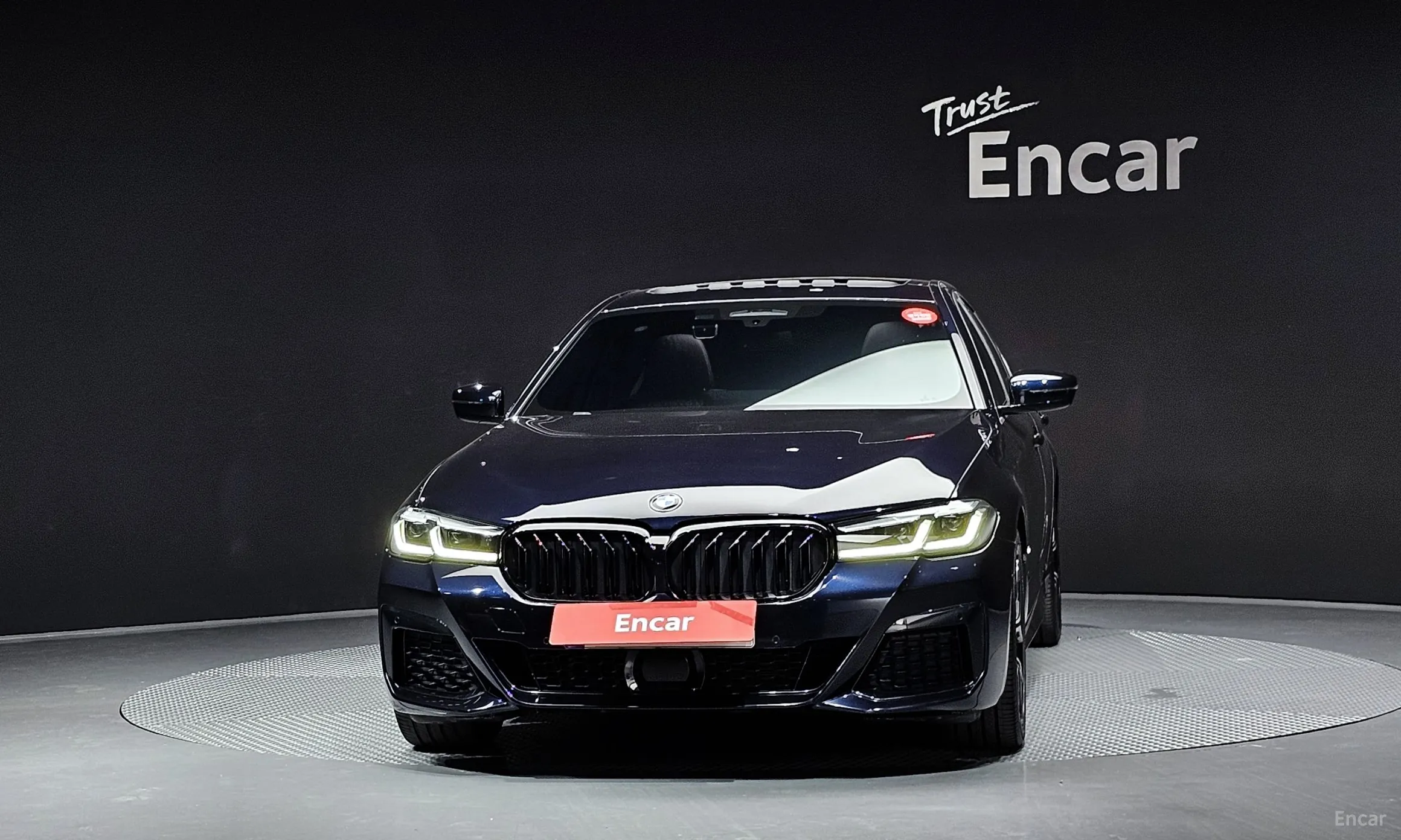 BMW 5 Series (G30) превью 3