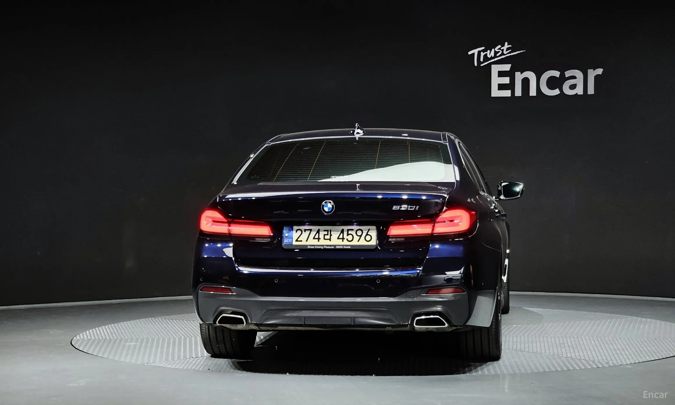 BMW 5 Series (G30) превью 4