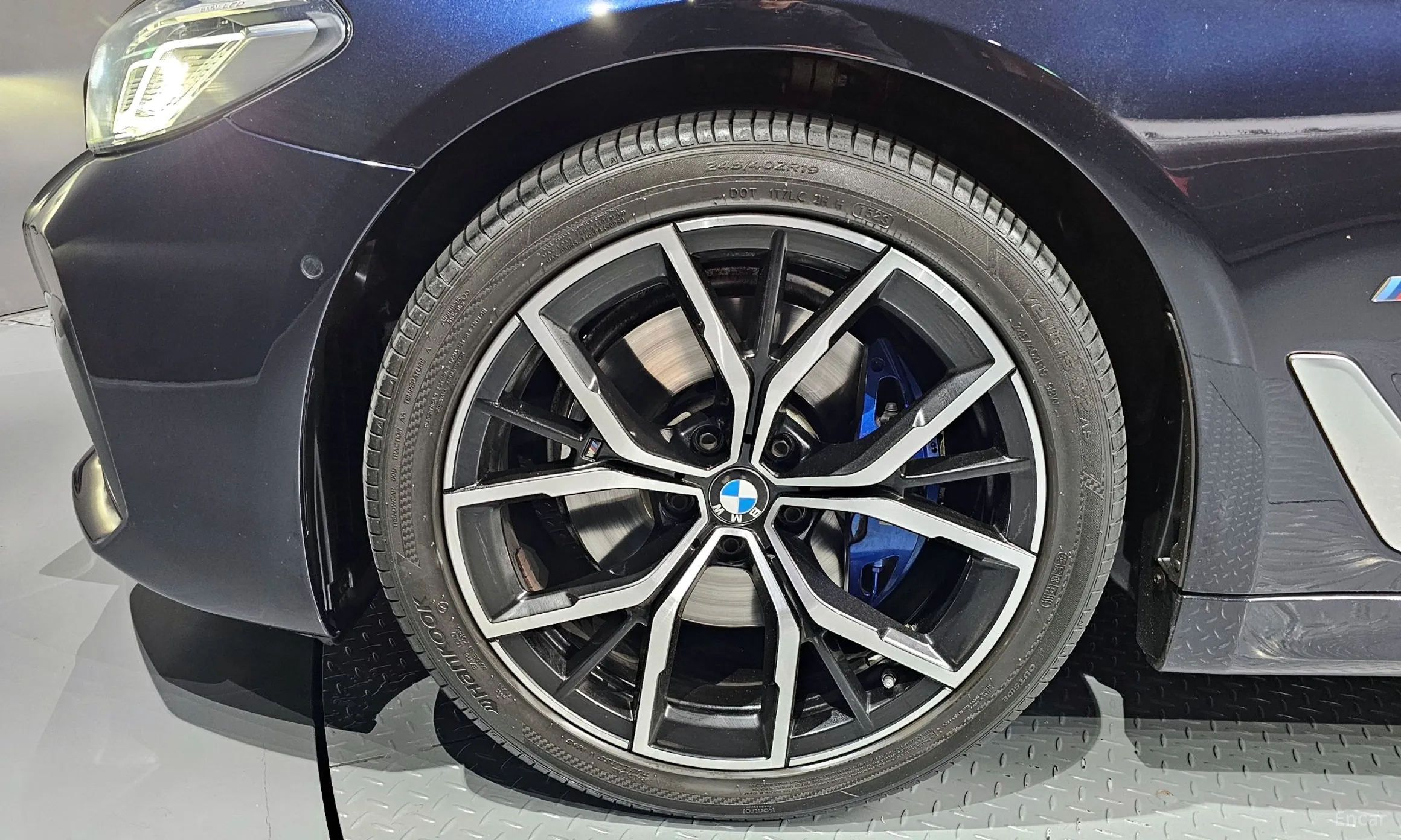 BMW 5 Series (G30) превью 5