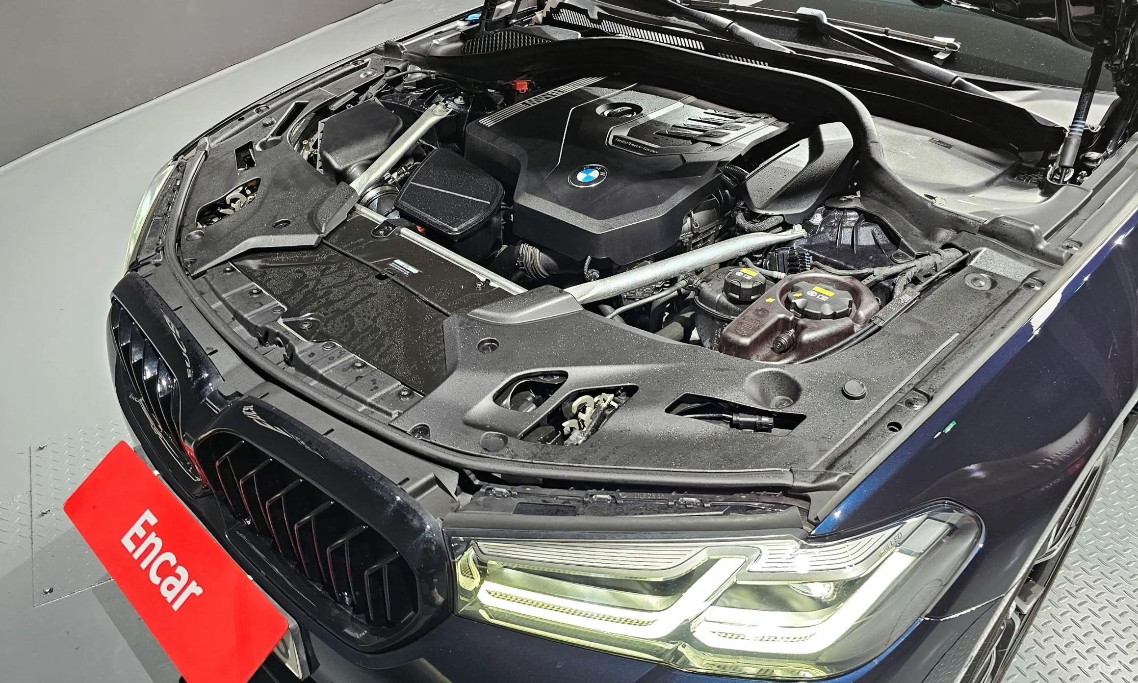 BMW 5 Series (G30) превью 6