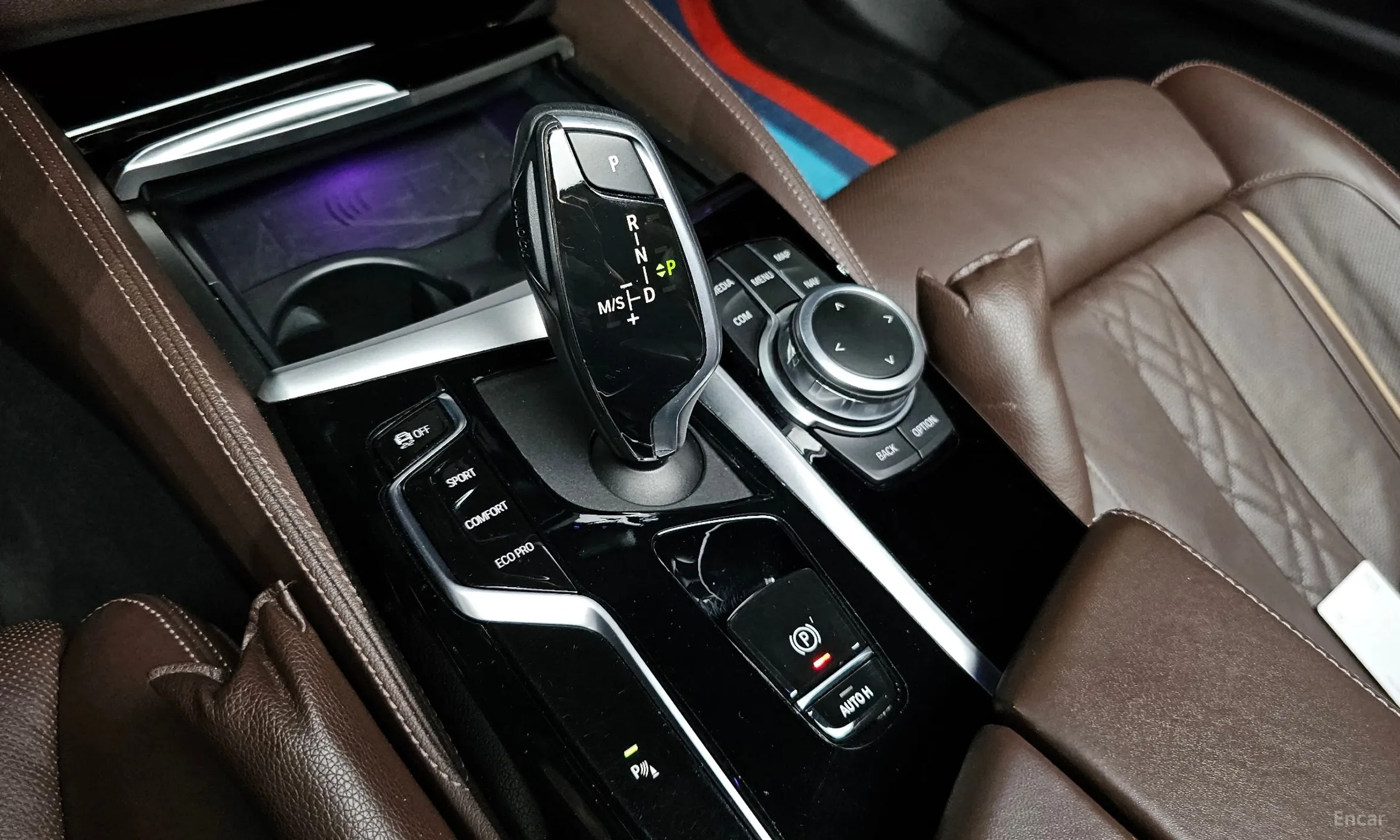 BMW 5 Series (G30) превью 9