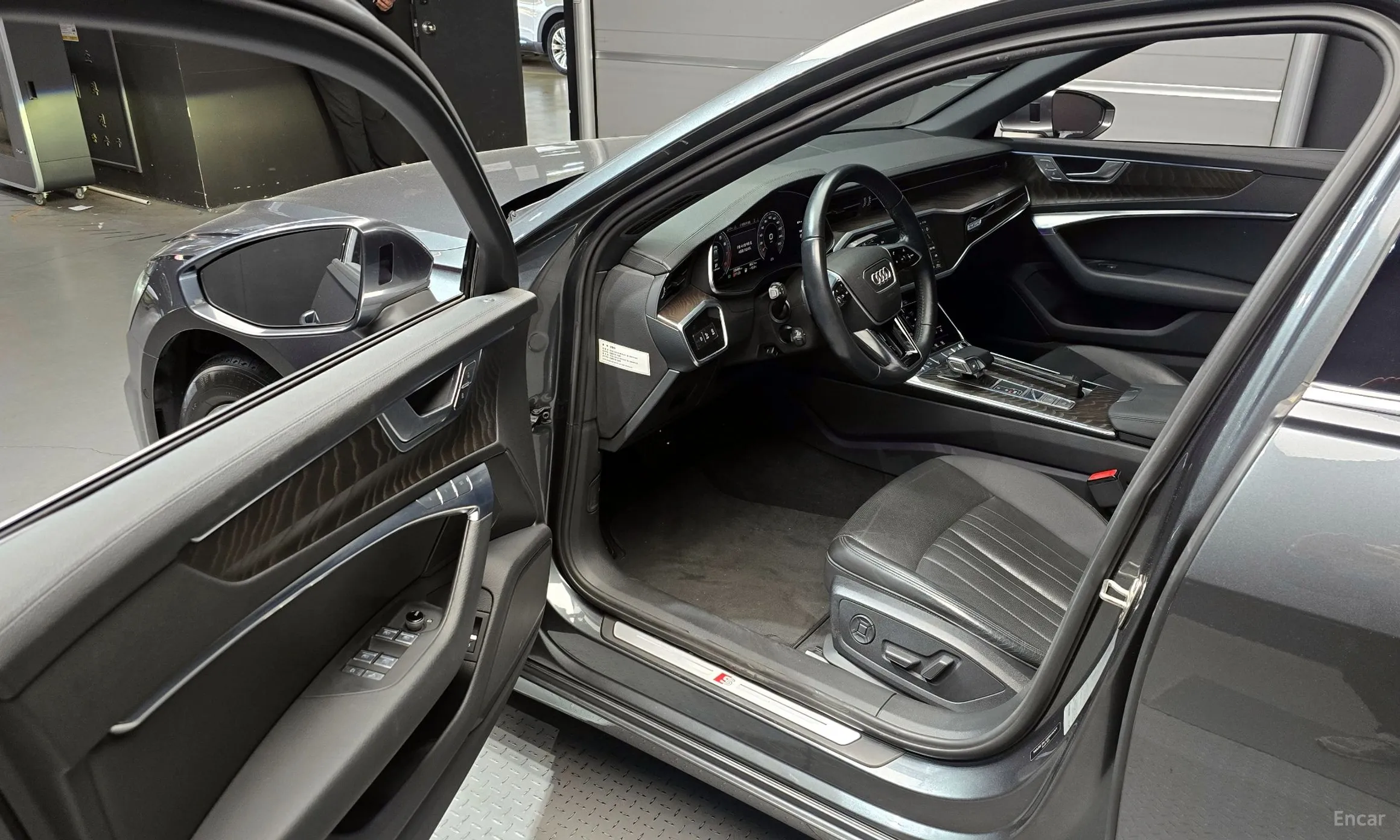 Audi A6 (C8) превью 11