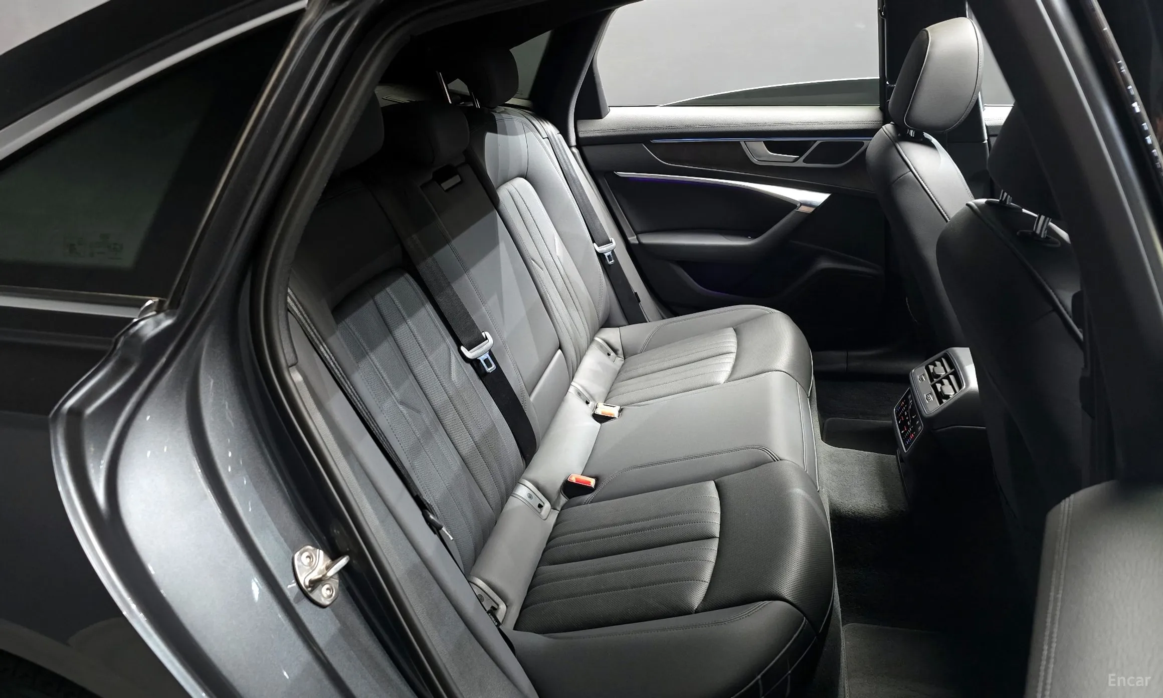 Audi A6 (C8) превью 12