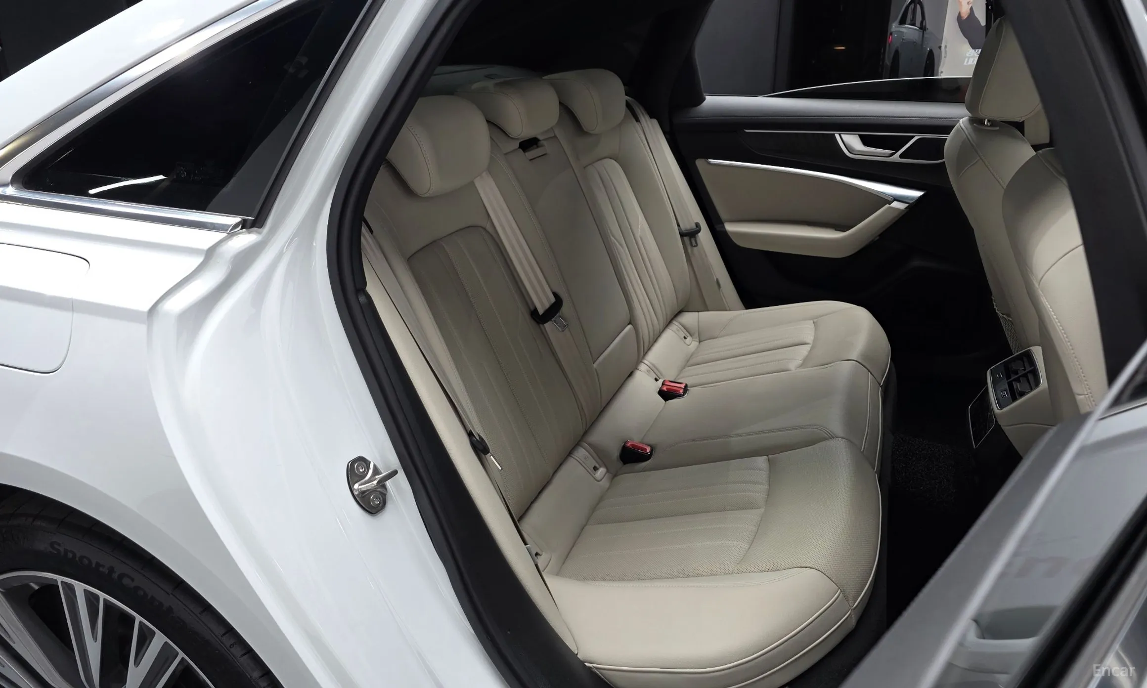 Audi A6 (C8) превью 12