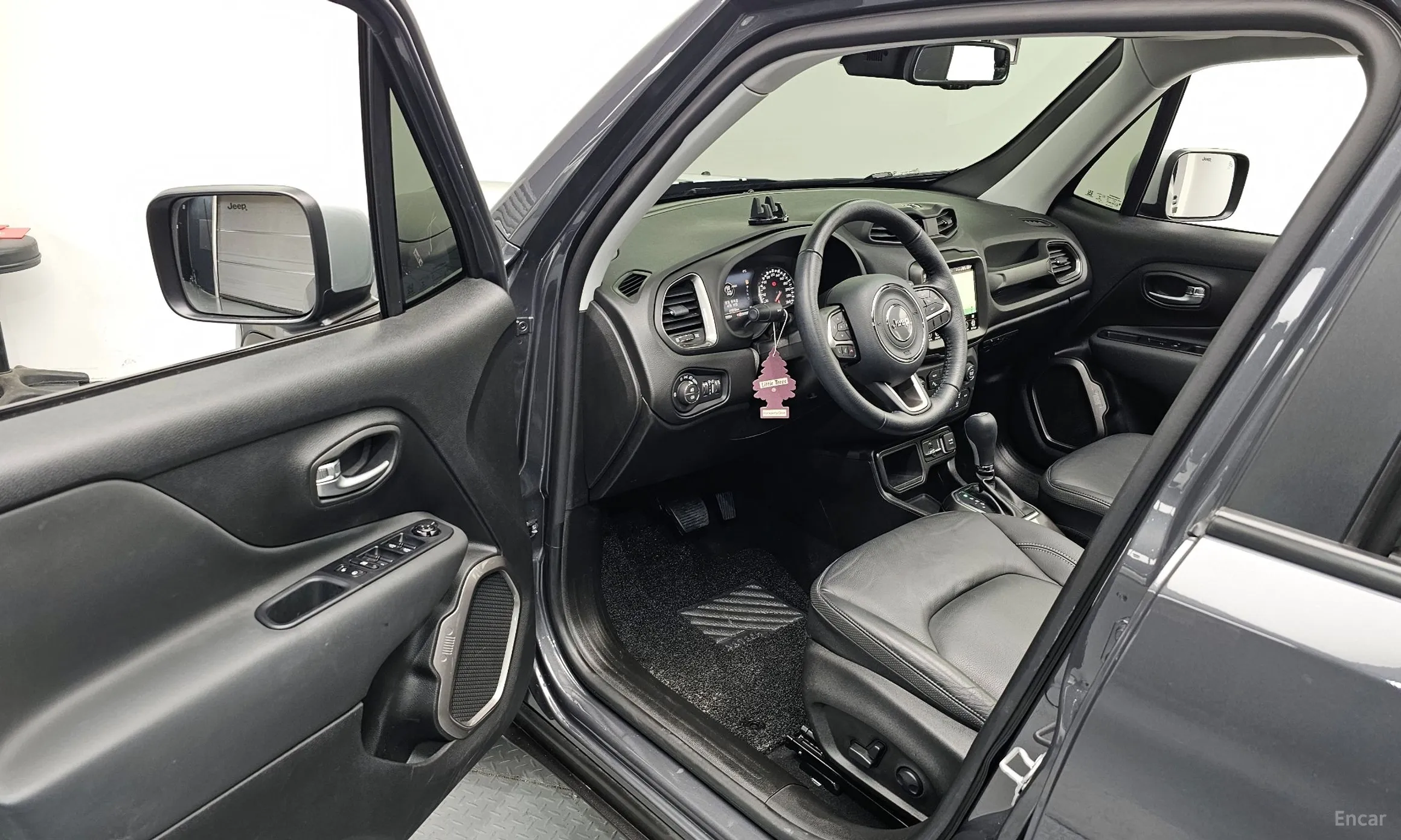 Jeep Renegade превью 10