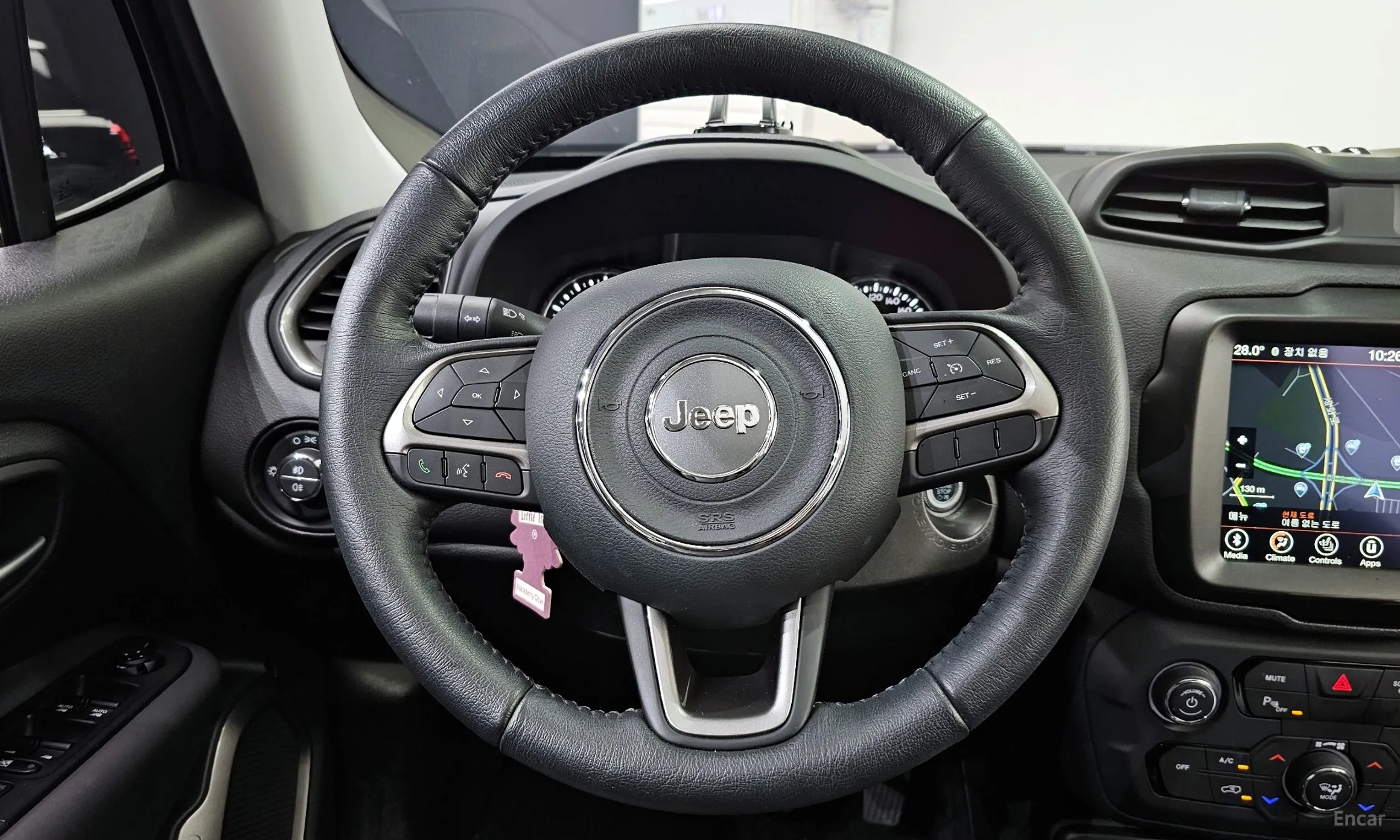 Jeep Renegade превью 13
