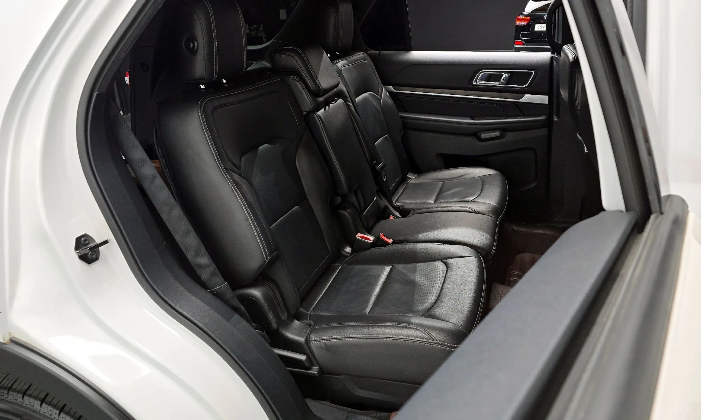 Ford Explorer превью 13
