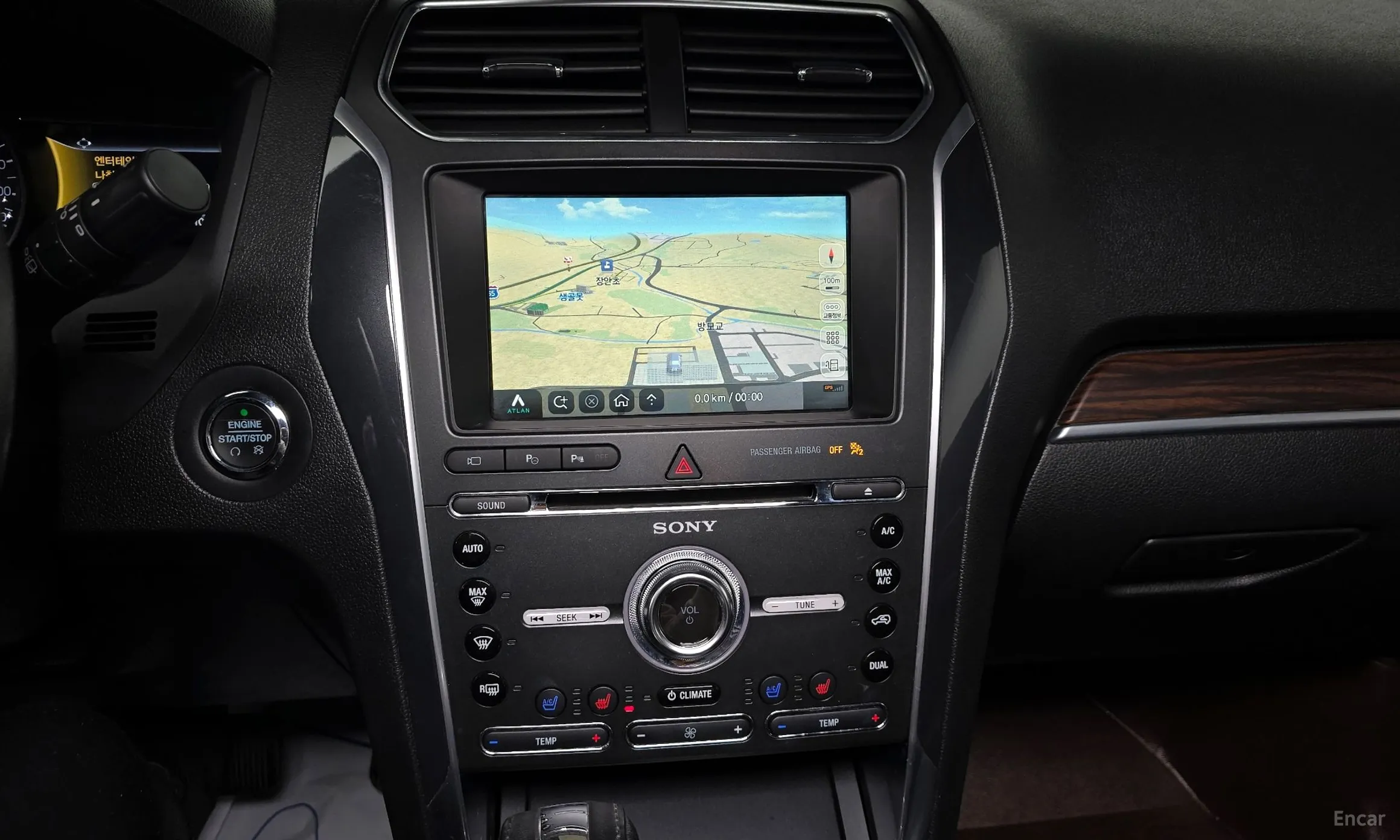 Ford Explorer превью 15