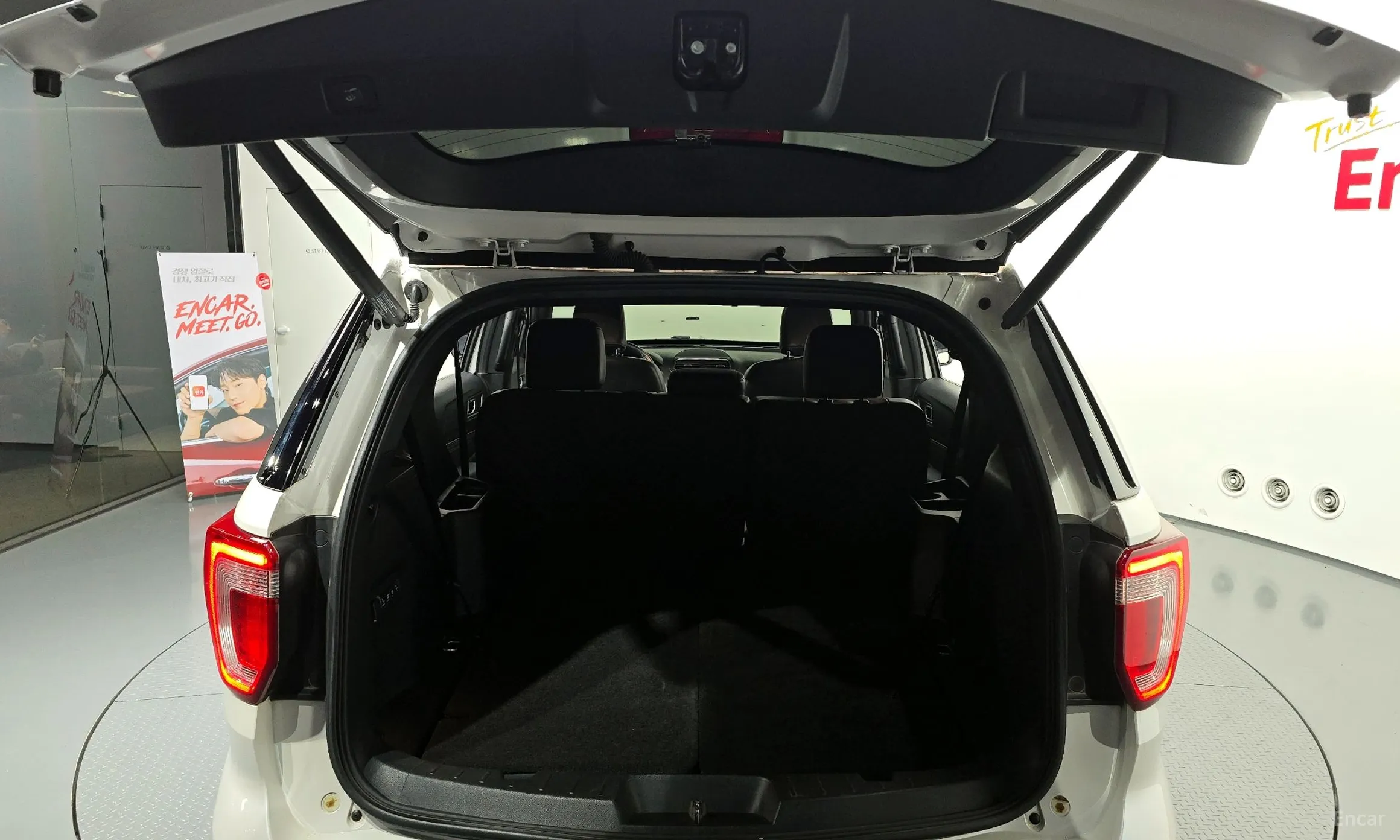 Ford Explorer превью 20