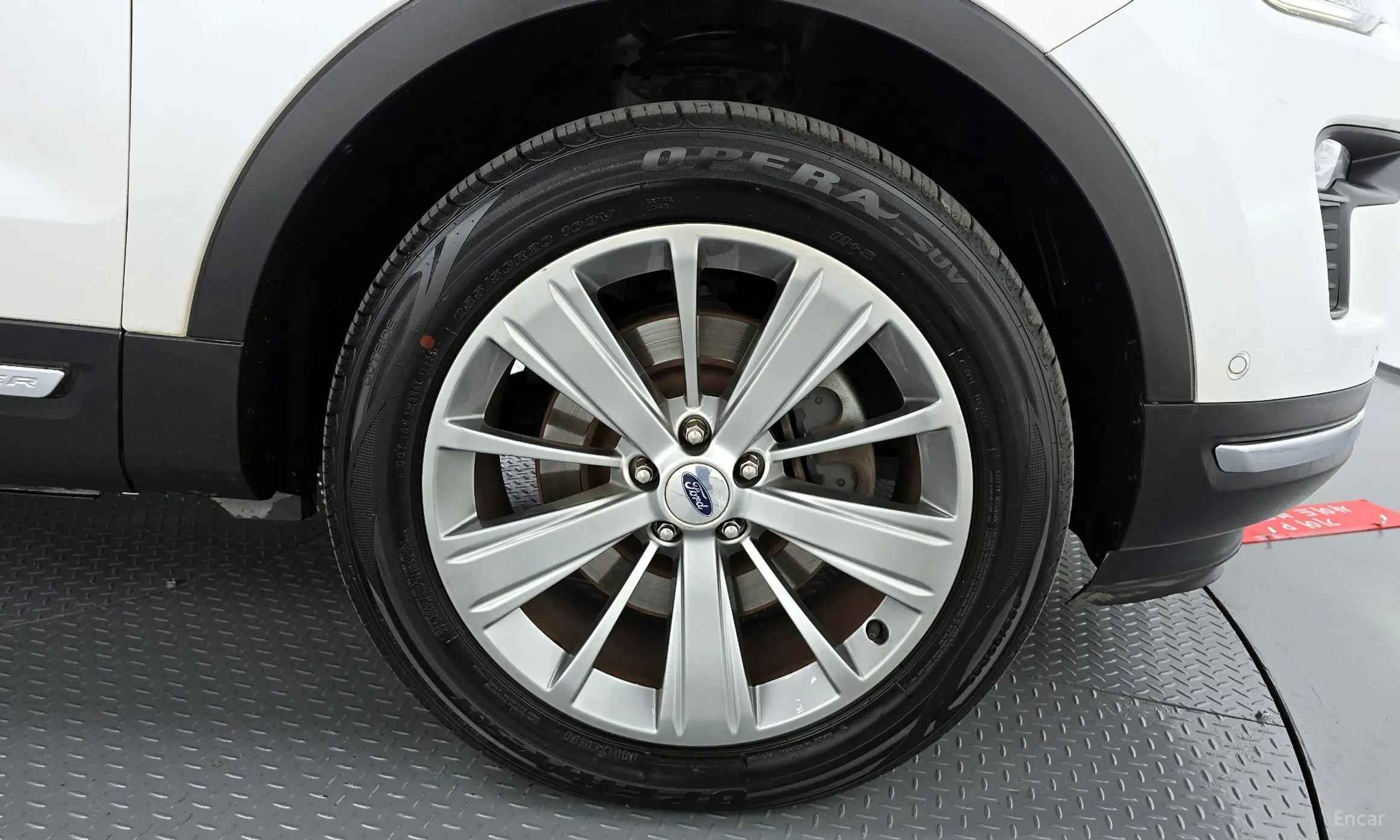 Ford Explorer превью 5