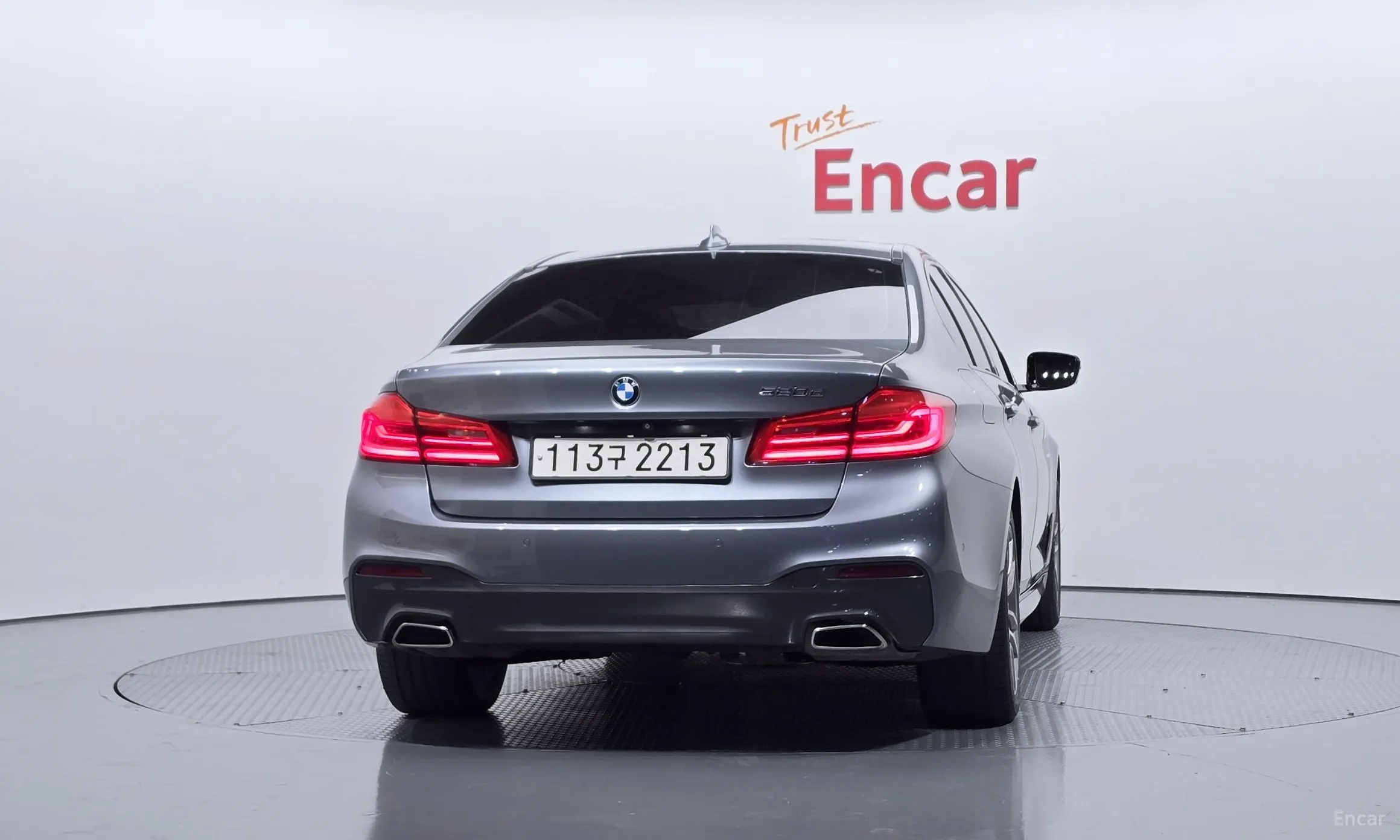 BMW 5 Series (G30) превью 4
