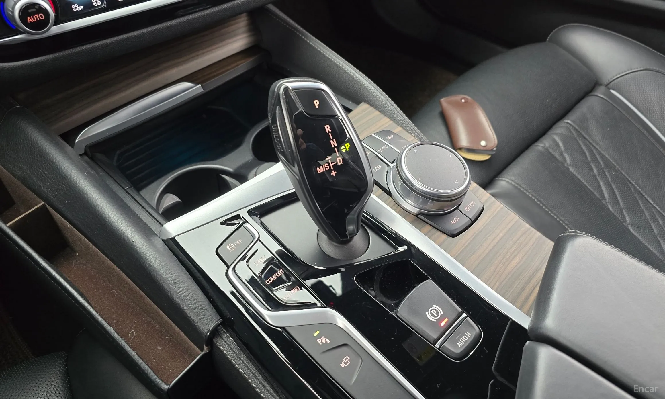 BMW 5 Series (G30) превью 9