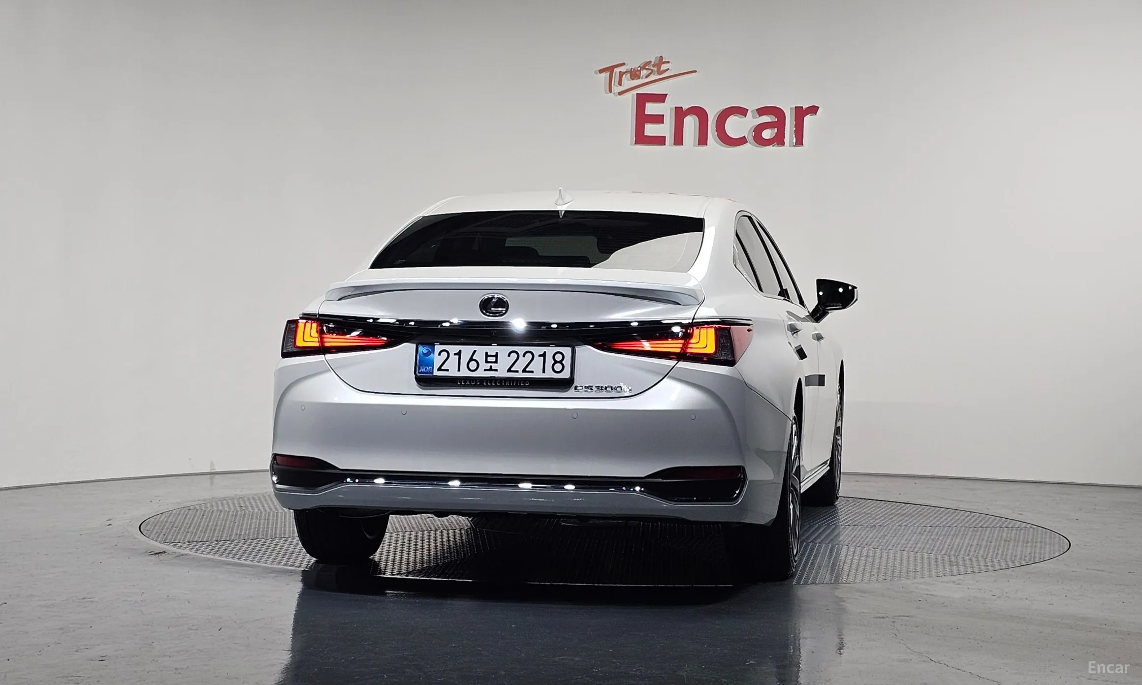 Lexus ES300h 7th Generation превью 4