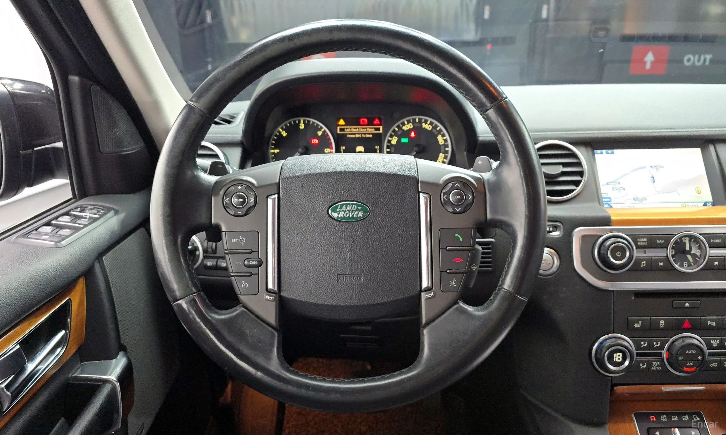 Land Rover Discovery 4 превью 13