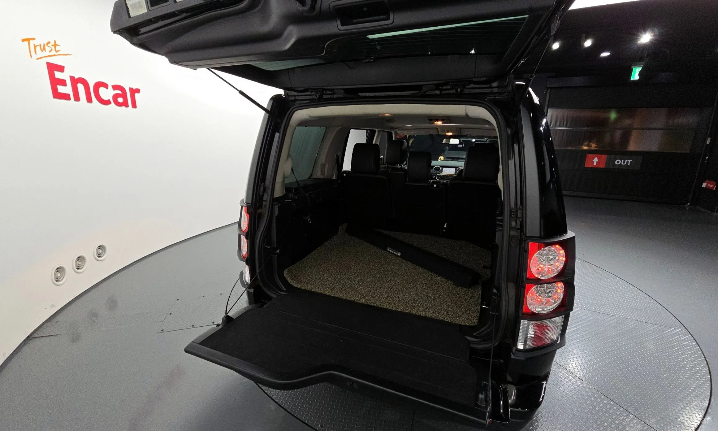 Land Rover Discovery 4 превью 20