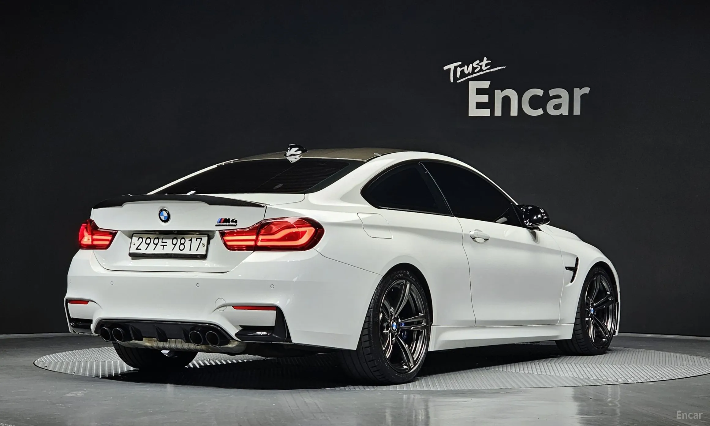 BMW M4 (F82)