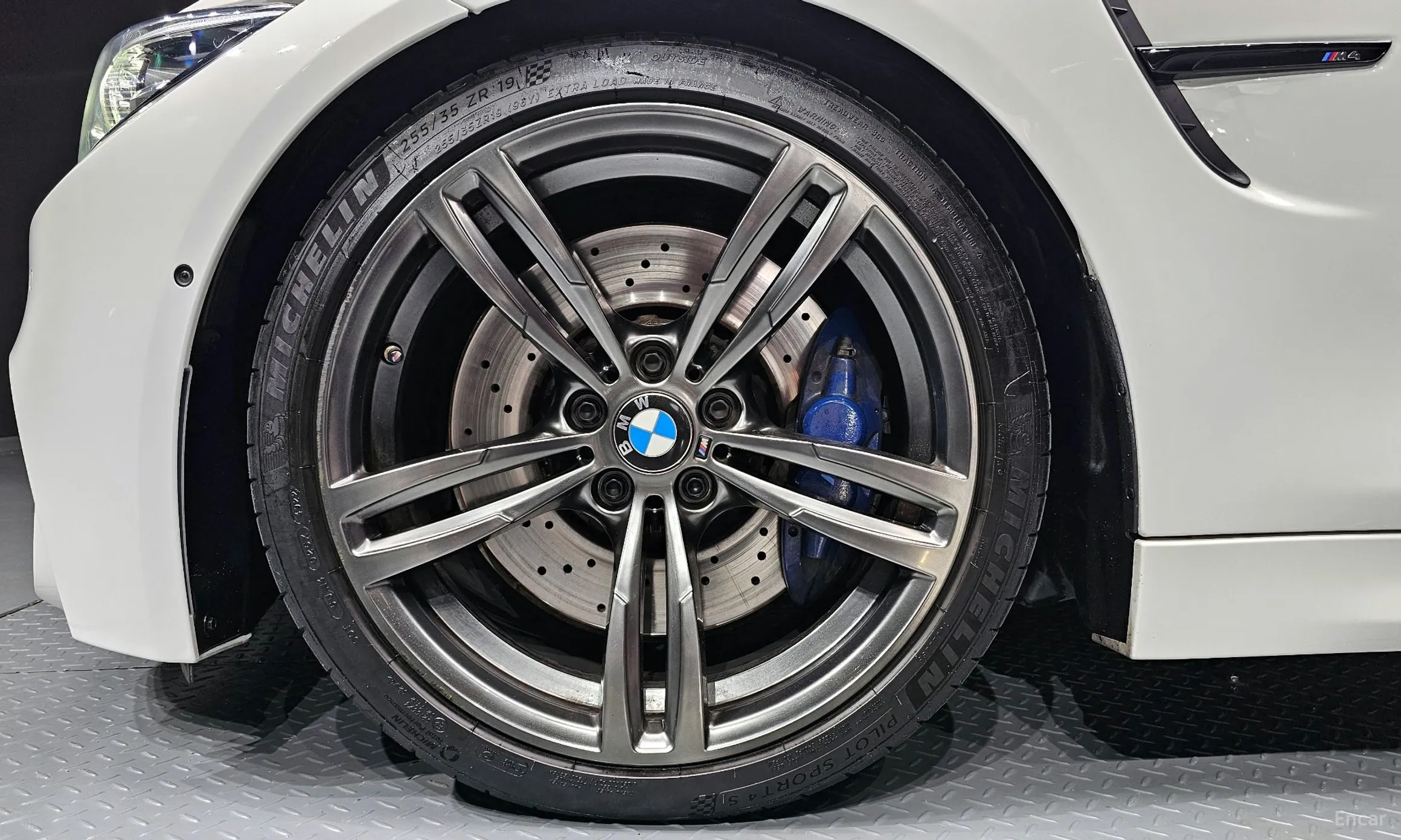 BMW M4 (F82) превью 5