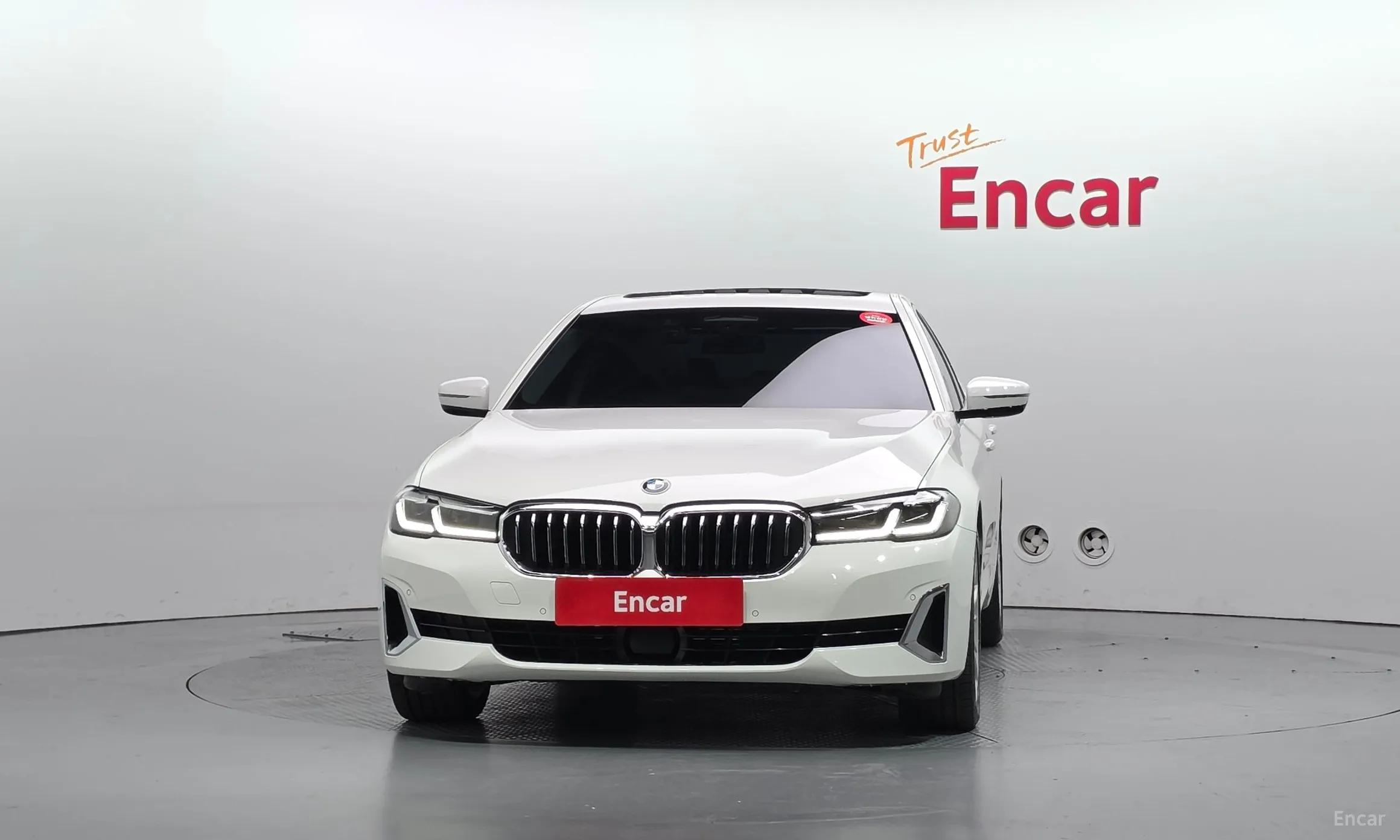 BMW 5 Series (G30) превью 3