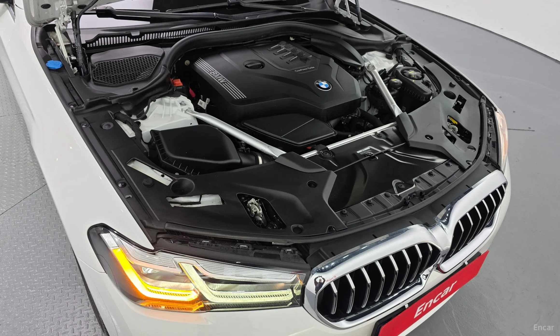 BMW 5 Series (G30) превью 6