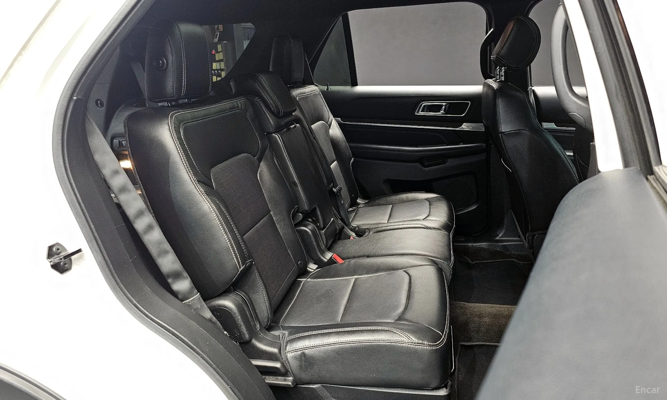 Ford Explorer превью 12