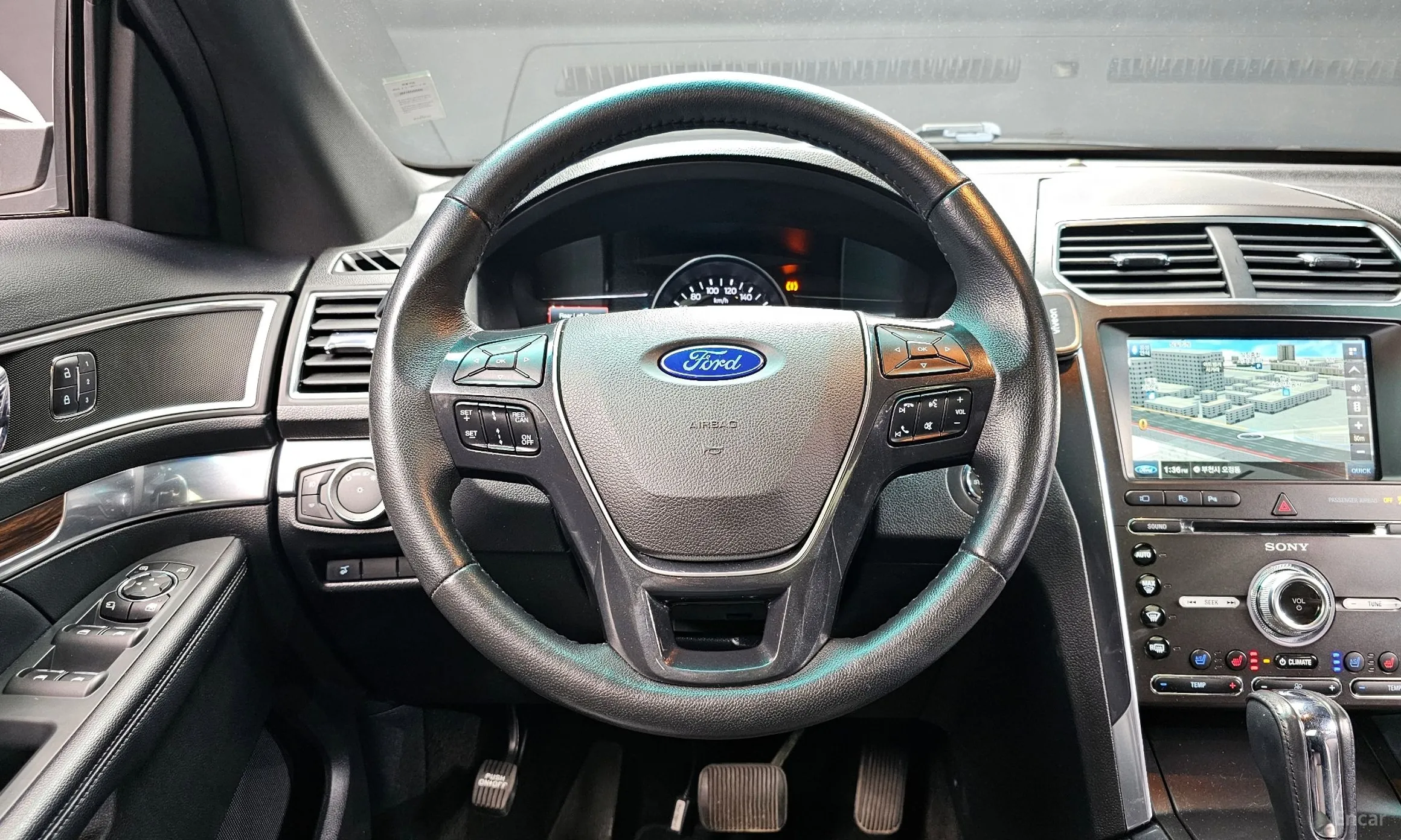 Ford Explorer превью 13