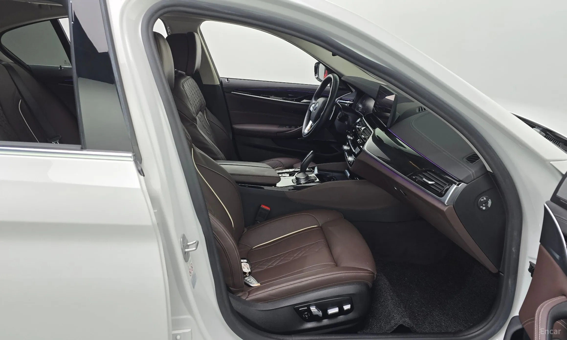 BMW 5 Series (G30) превью 11