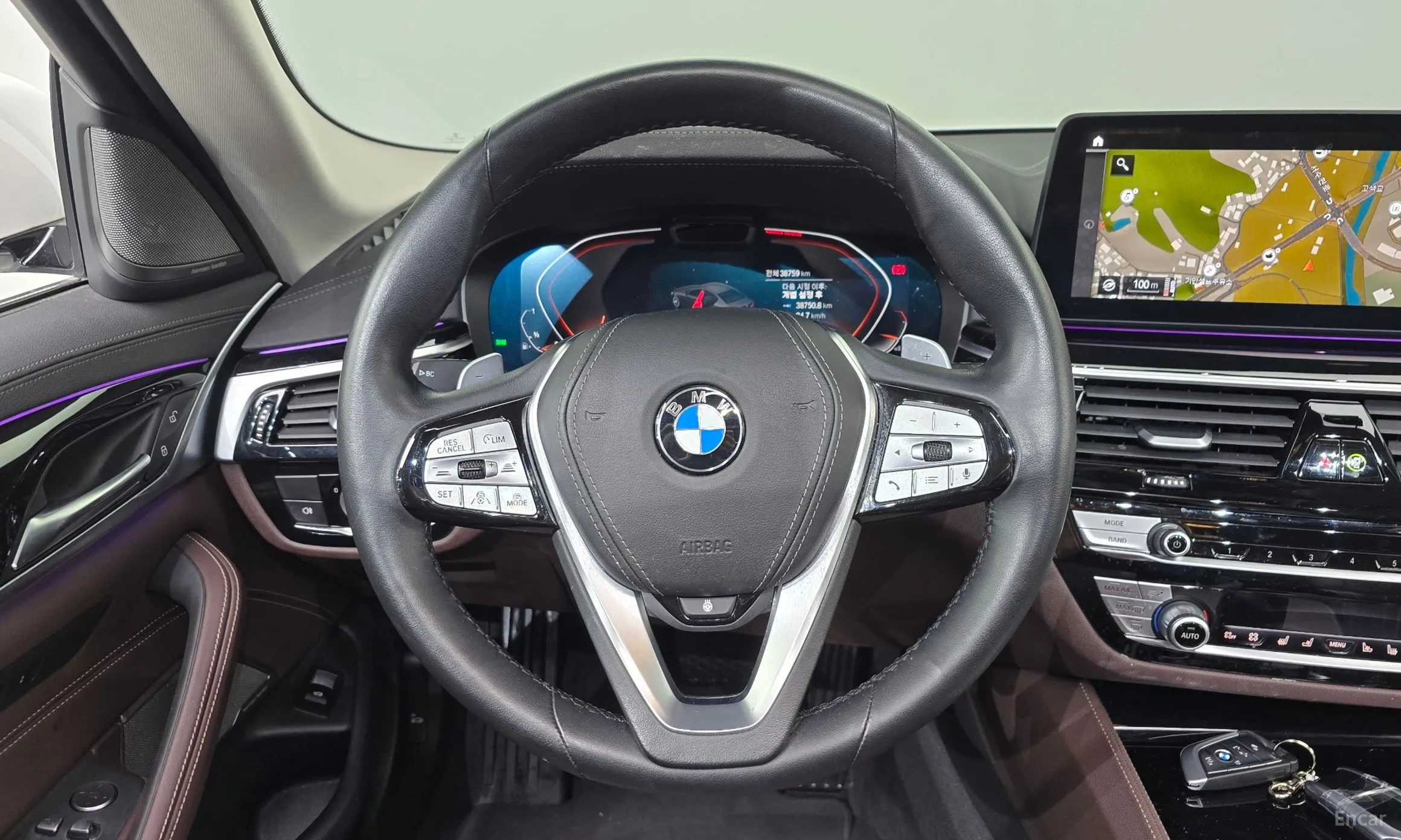 BMW 5 Series (G30) превью 13