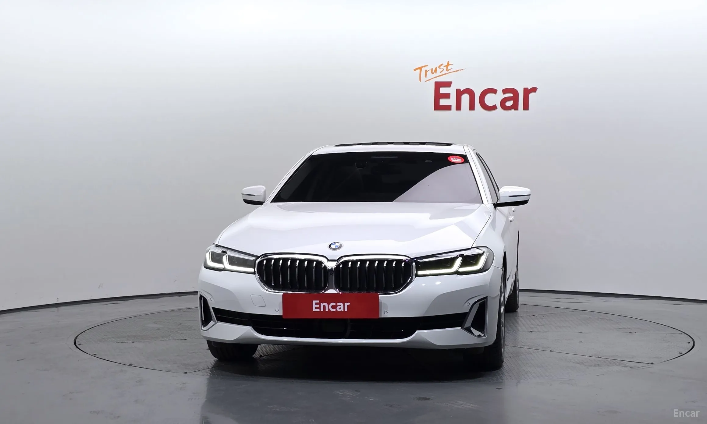 BMW 5 Series (G30) превью 3