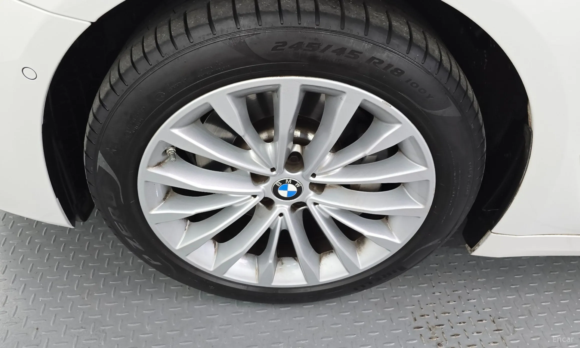 BMW 5 Series (G30) превью 5