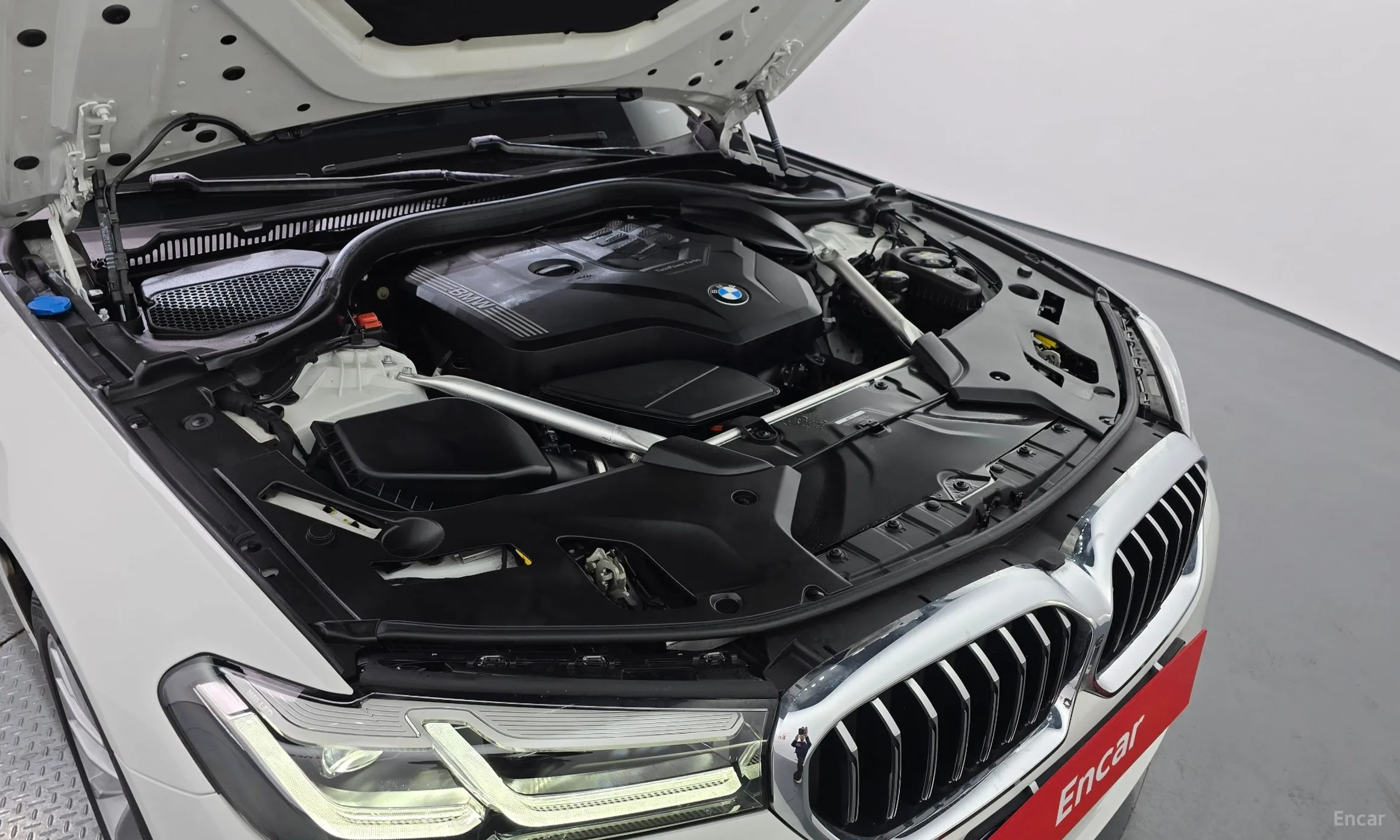 BMW 5 Series (G30) превью 6