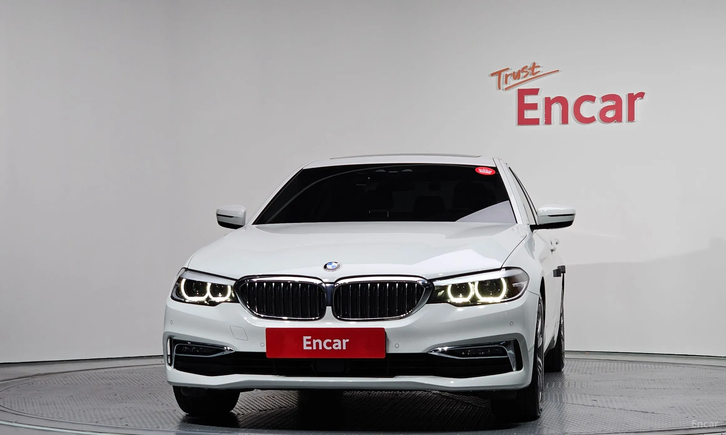 BMW 5 Series (G30) превью 3