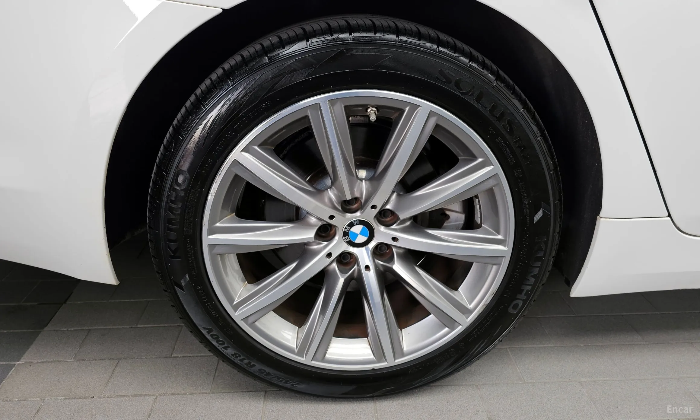 BMW 5 Series (G30) превью 5