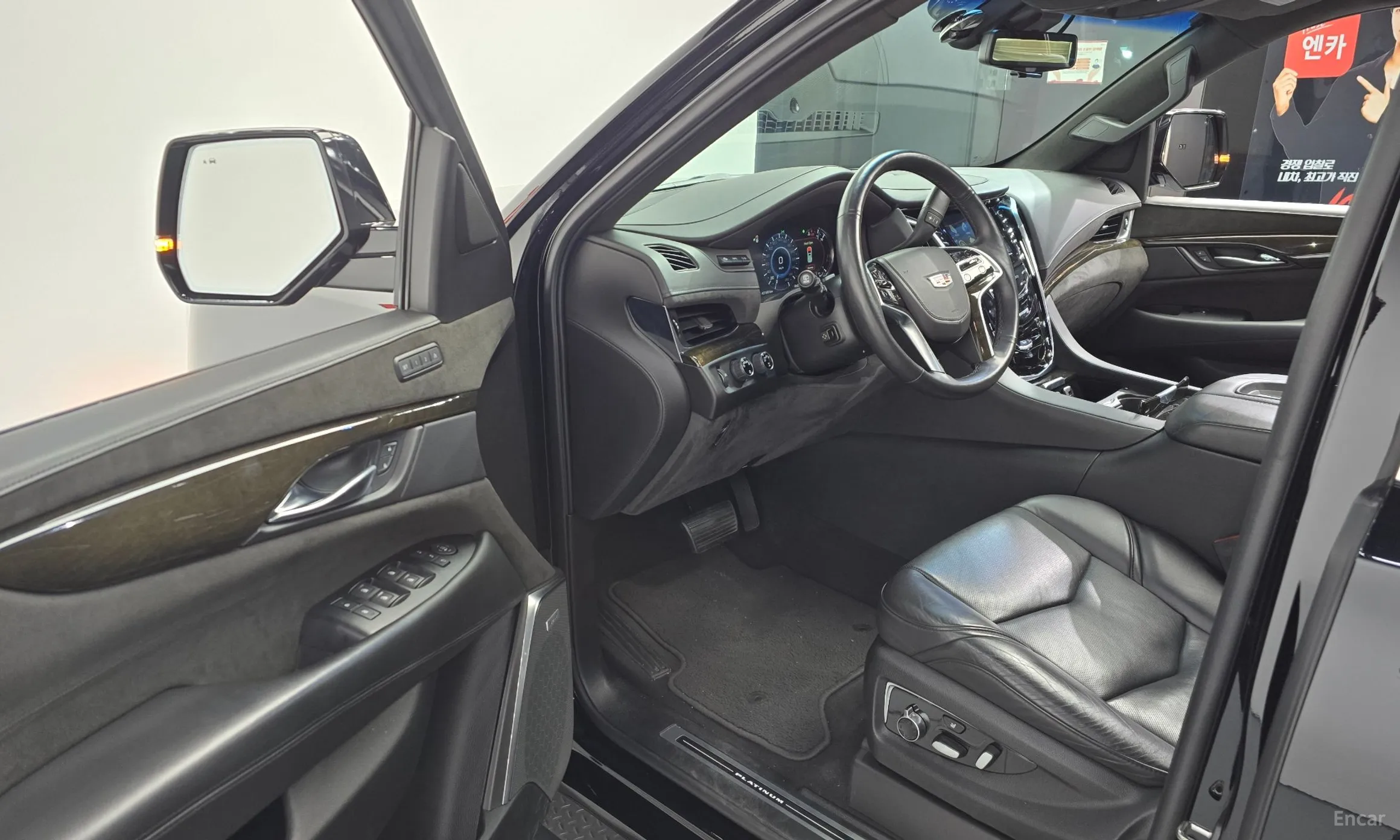 Cadillac Escalade превью 10