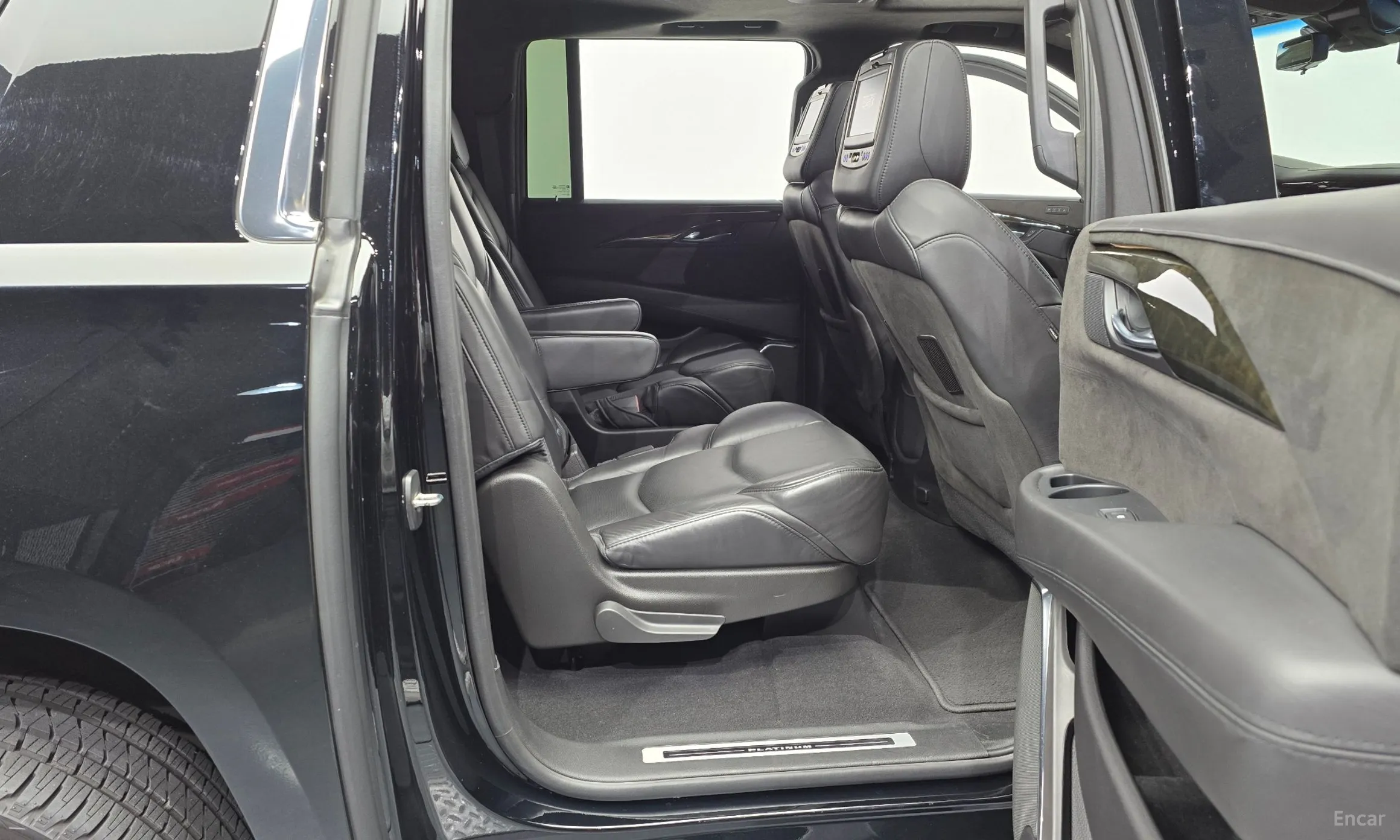 Cadillac Escalade превью 12