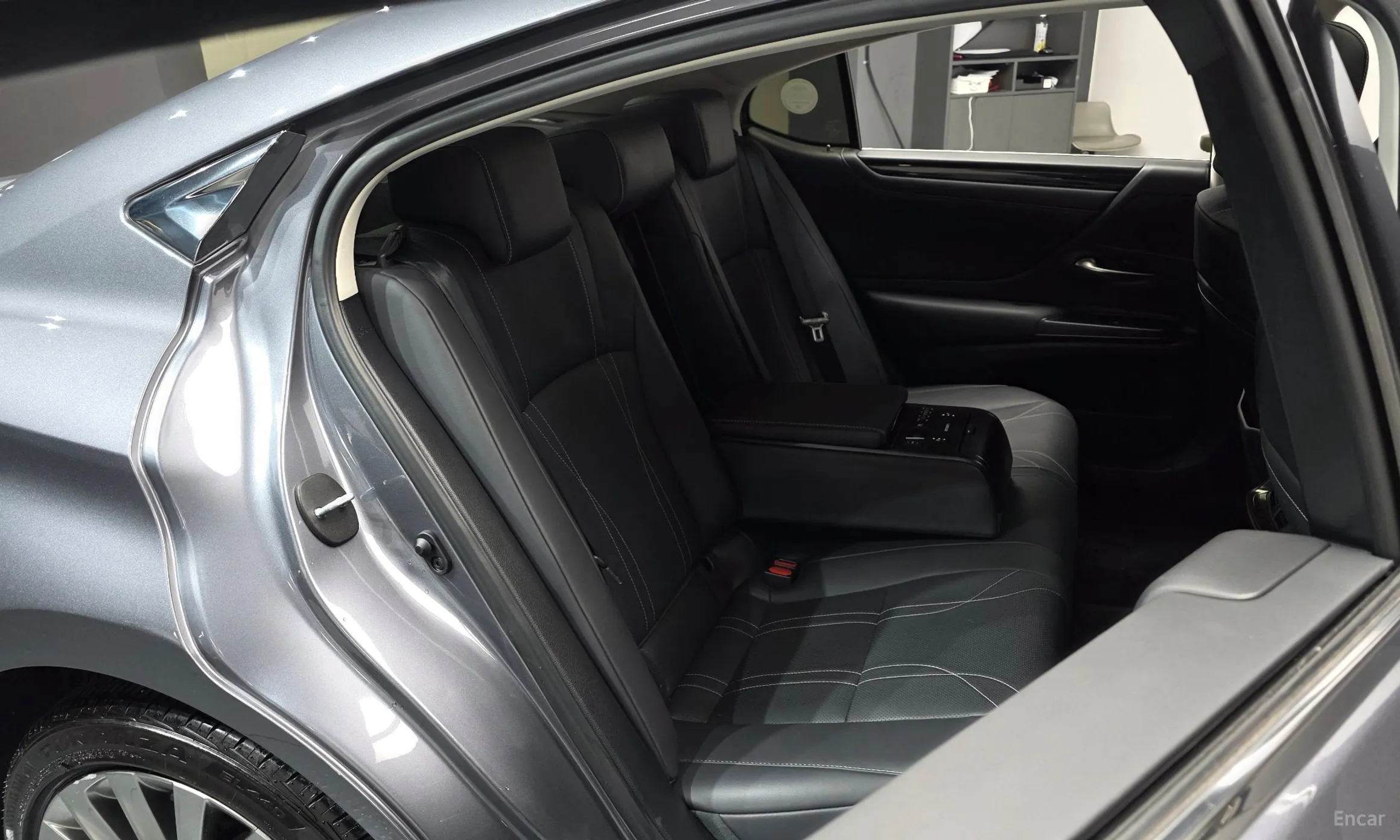 Lexus ES300h 7th Generation превью 11