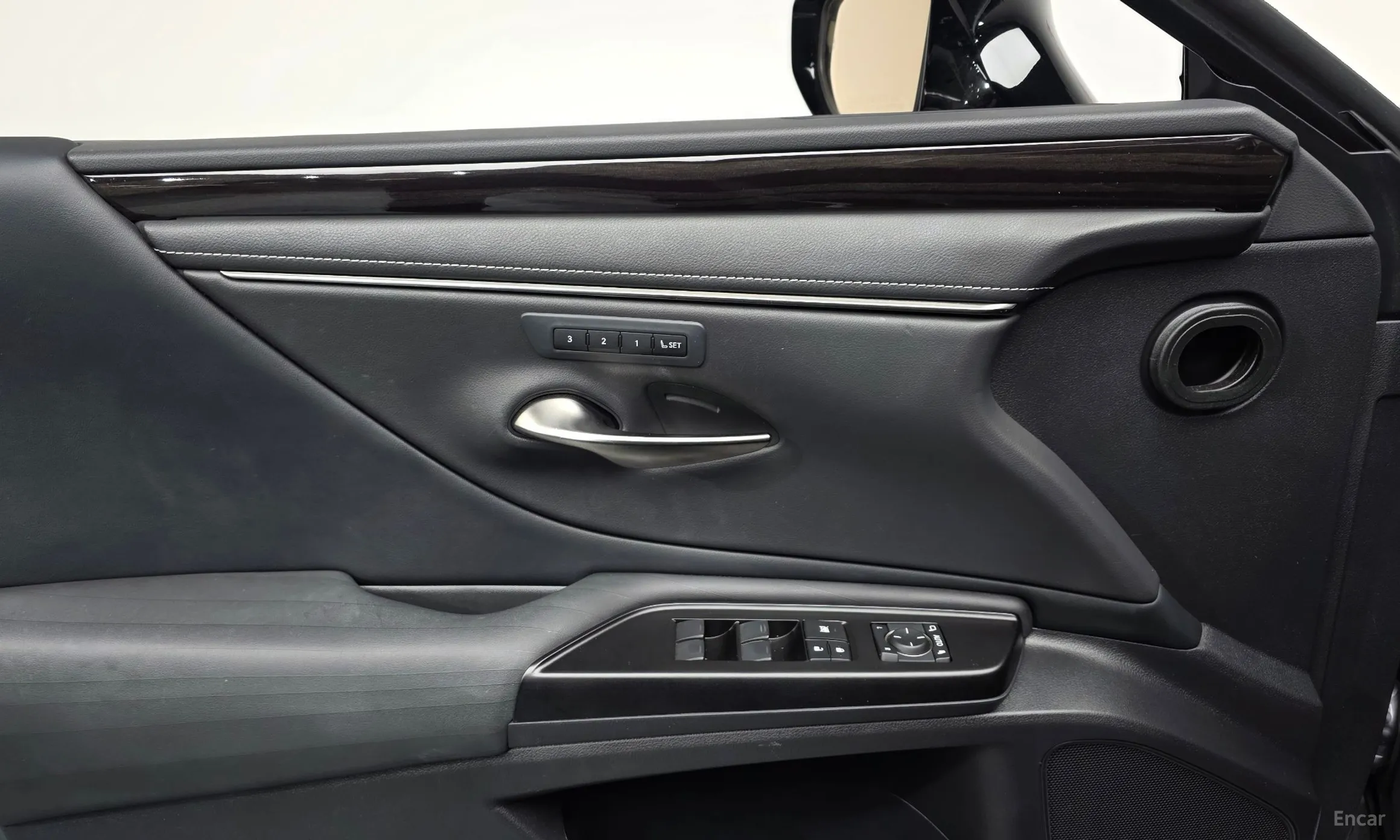 Lexus ES300h 7th Generation превью 18
