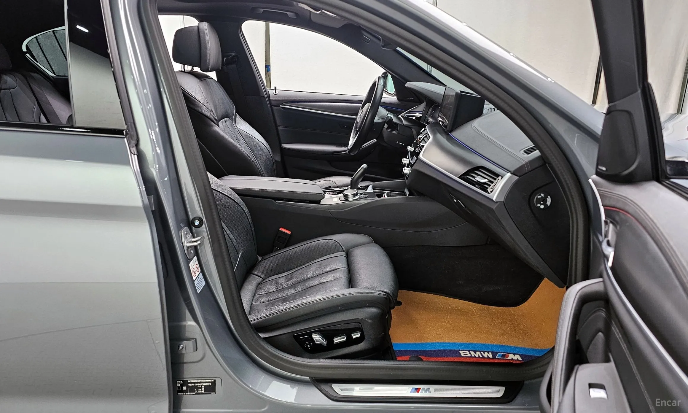 BMW 5 Series (G30) превью 11