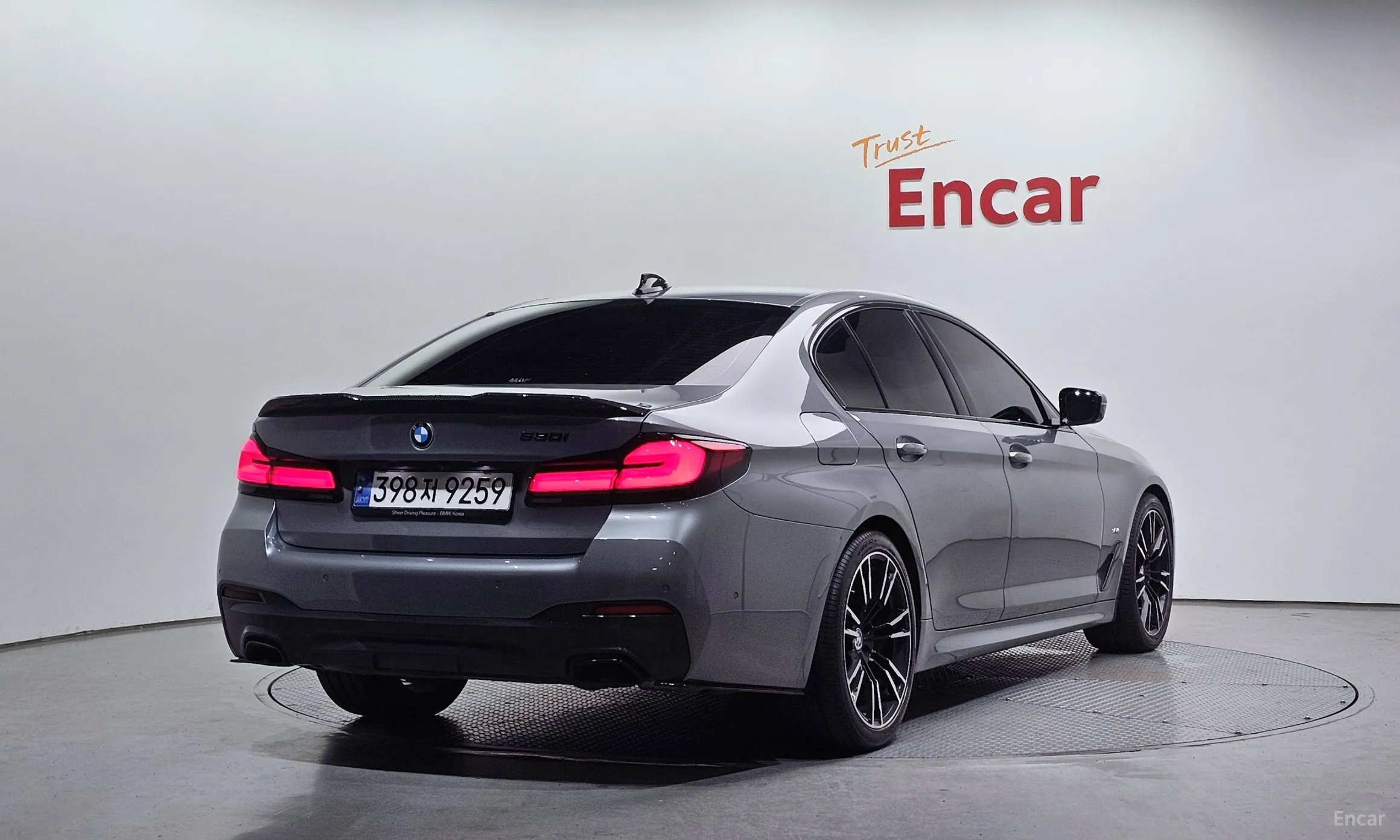 BMW 5 Series (G30)