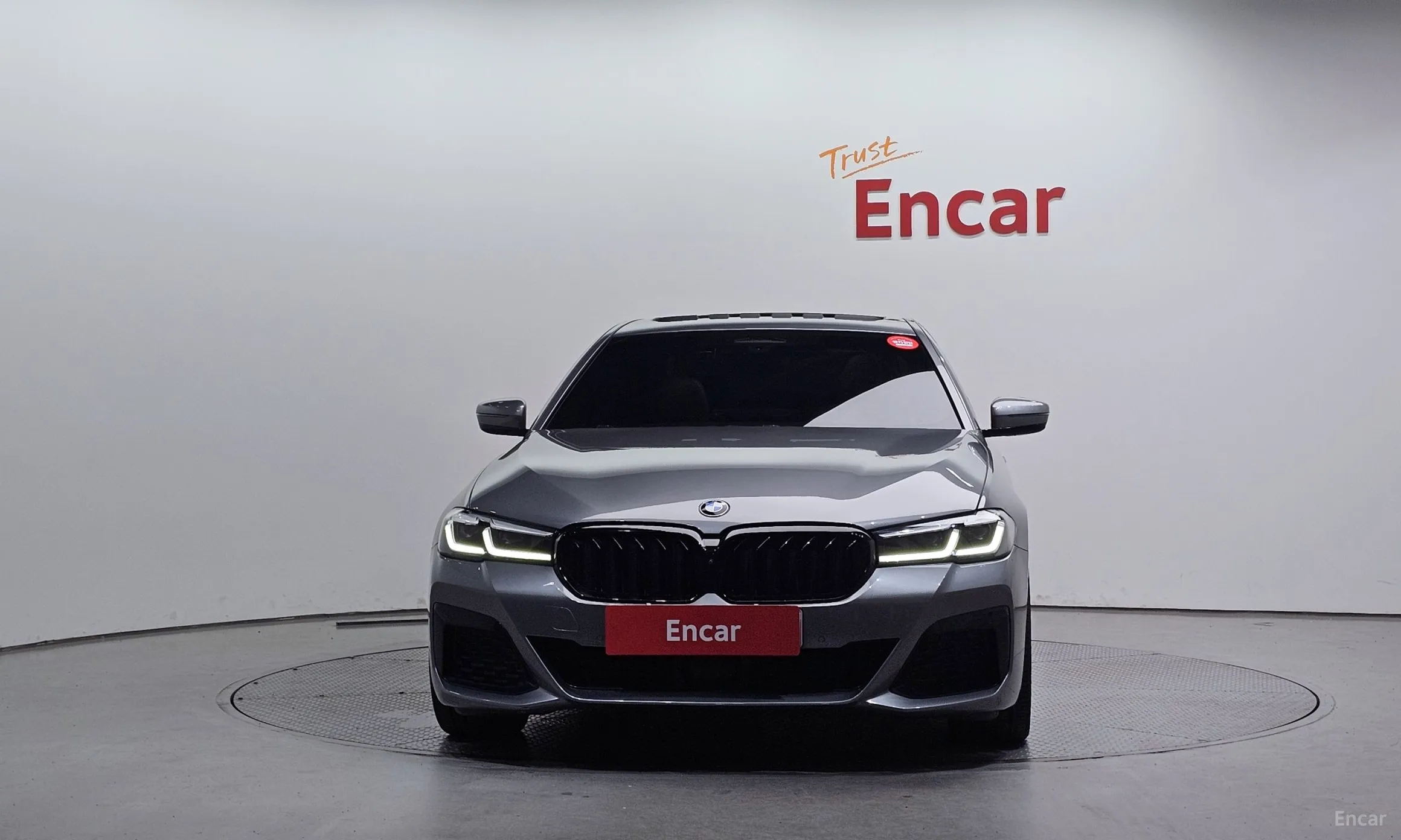 BMW 5 Series (G30) превью 3