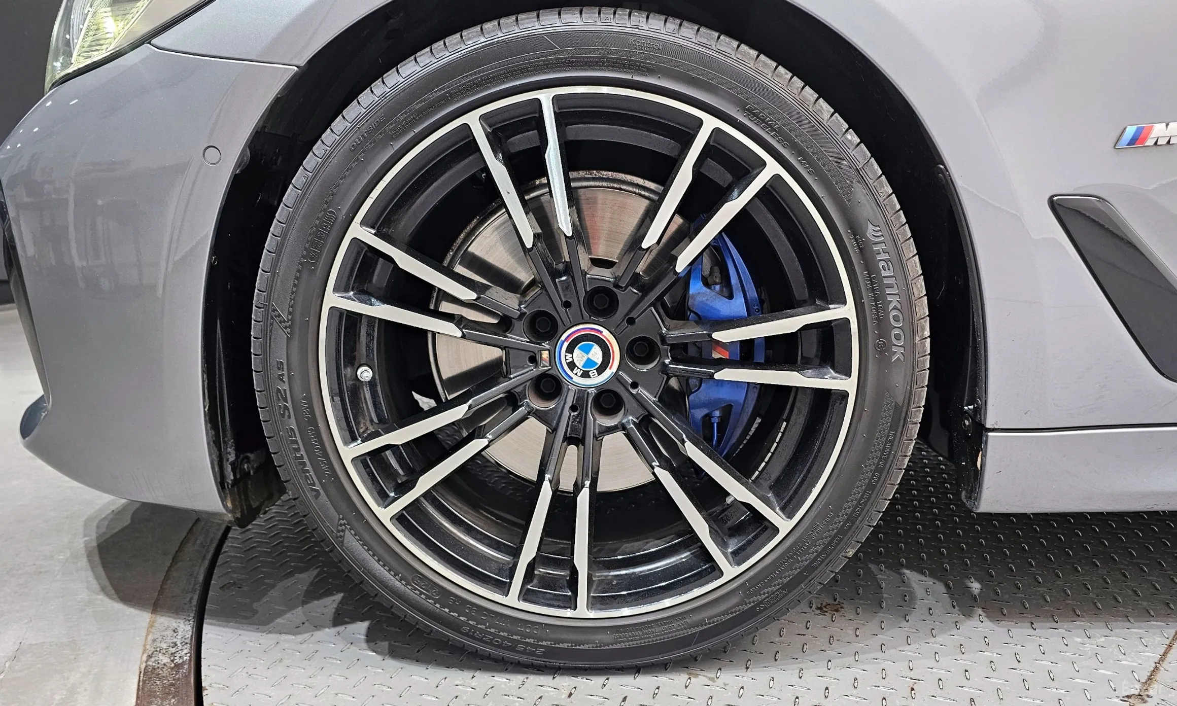 BMW 5 Series (G30) превью 5