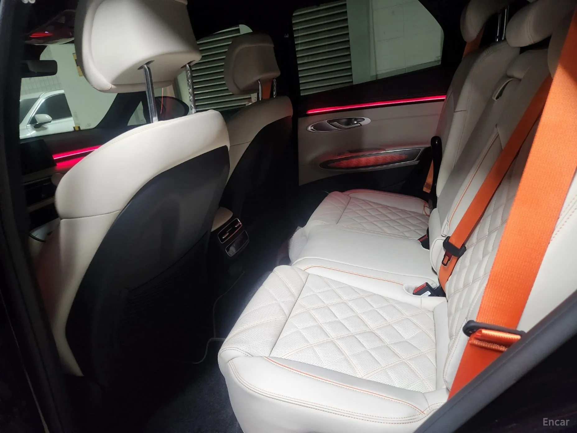 Genesis GV70 превью 15